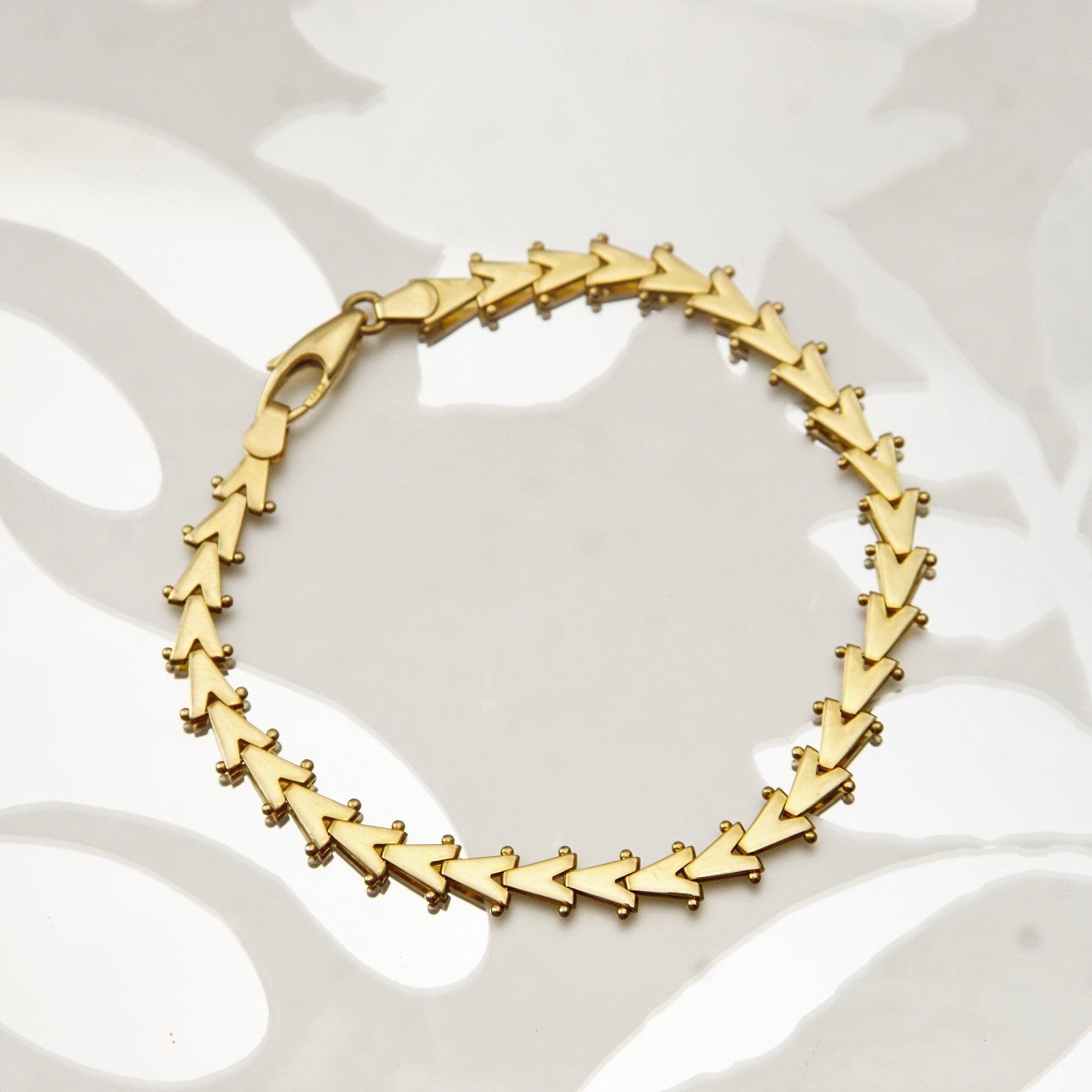 Vintage Modernist Italian 14K Gold Polished V-Link Bracelet, Chevron/Riccio Style, 5mm V-Links, Sleek Sophisticated, 585 Bracelet, 7 1/2" L