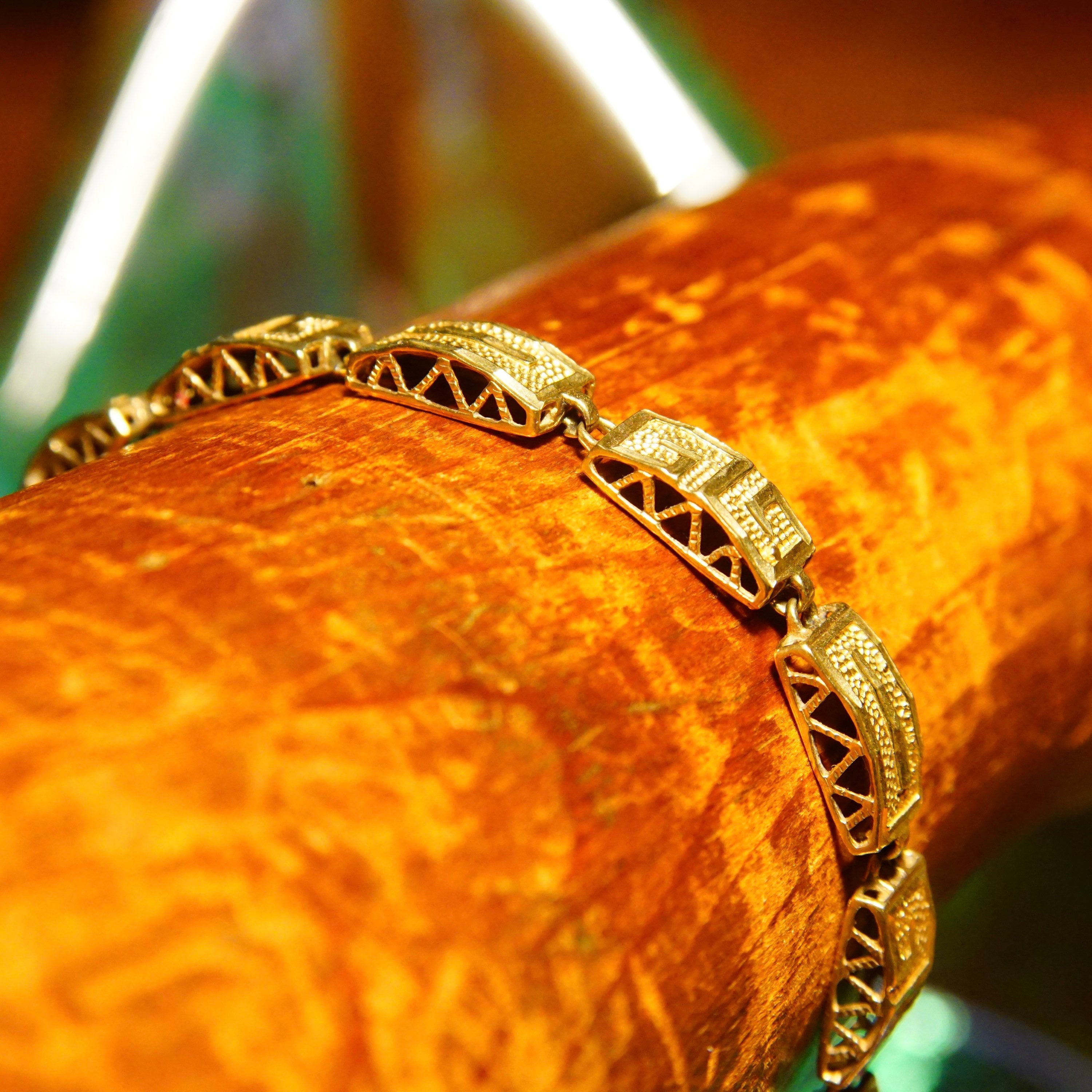 Vintage 10K Yellow Gold Greek Key Link Bracelet, Stippled Gold Links W/ Filigree Siding, Chiseled Gold Meander Design, 9 1/4" L