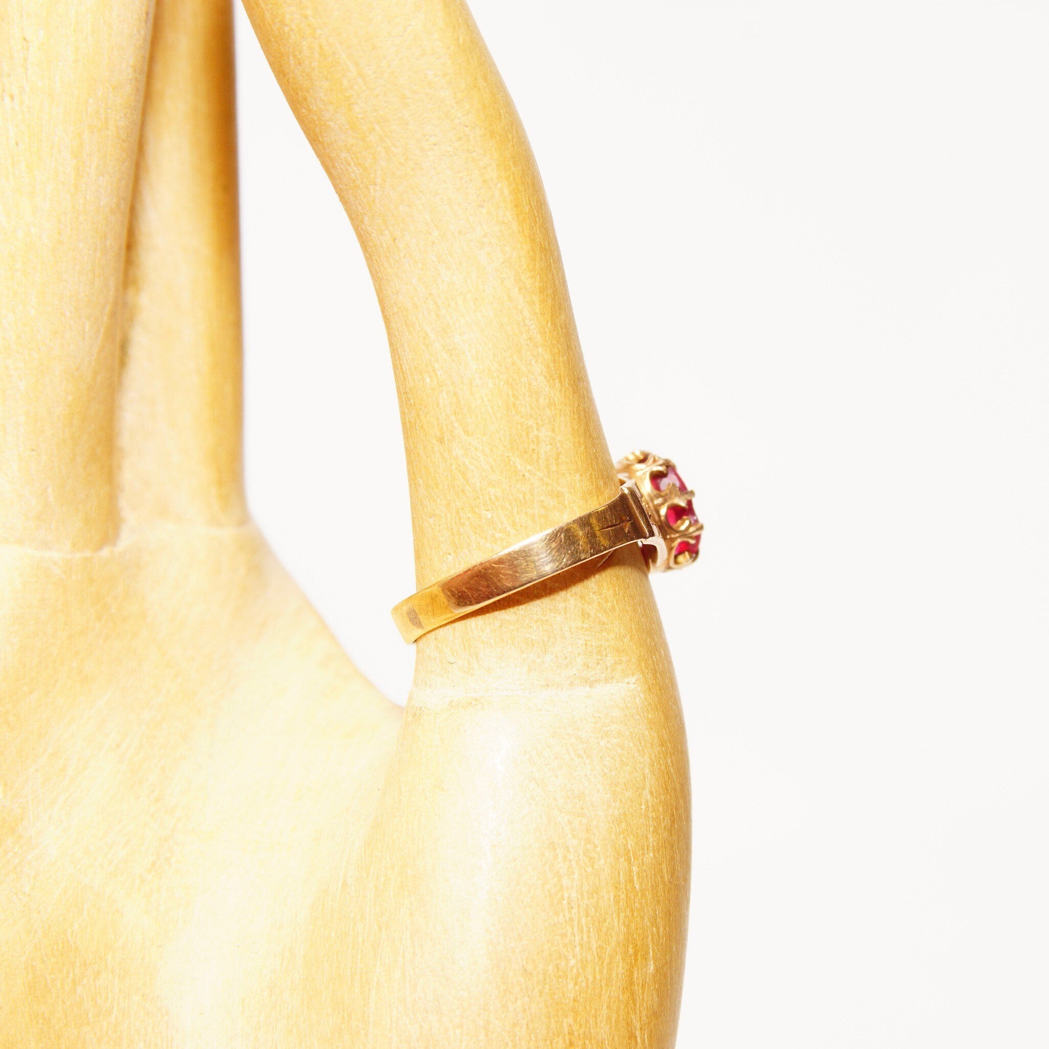 Antique 14K Gold Ruby Solitaire Ring, Hand Engraved Yellow Gold Band, Ornate Crown Prong Setting, Oval Cut Gemstone, Size 3 3/4 US