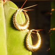 Vintage 14K Yellow Gold Scalloped Hoops, Puffed Wreath Hoop Earrings, Medium 585 Hoops, Sophisticated Gold Earrings, 1 1/4" L