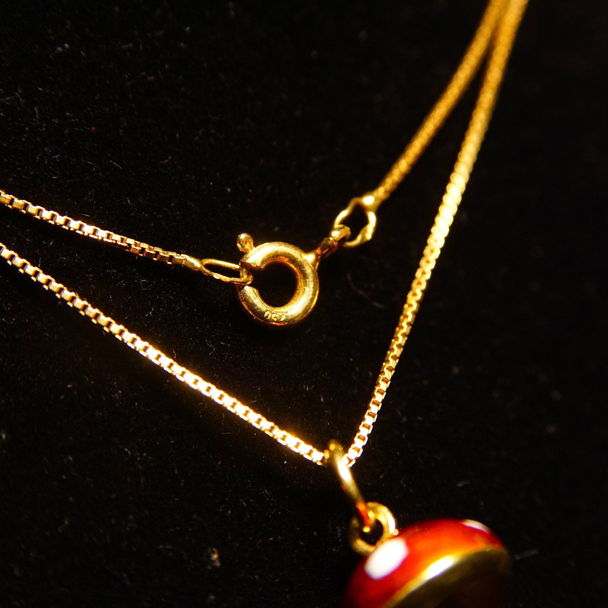Vintage 18K Gold Enameled Mushroom Charm Necklace, Red & White Enamel, Magic Mushrooms, .8mm Yellow Gold Box Chain, 750 Jewelry, 18 1/2" L