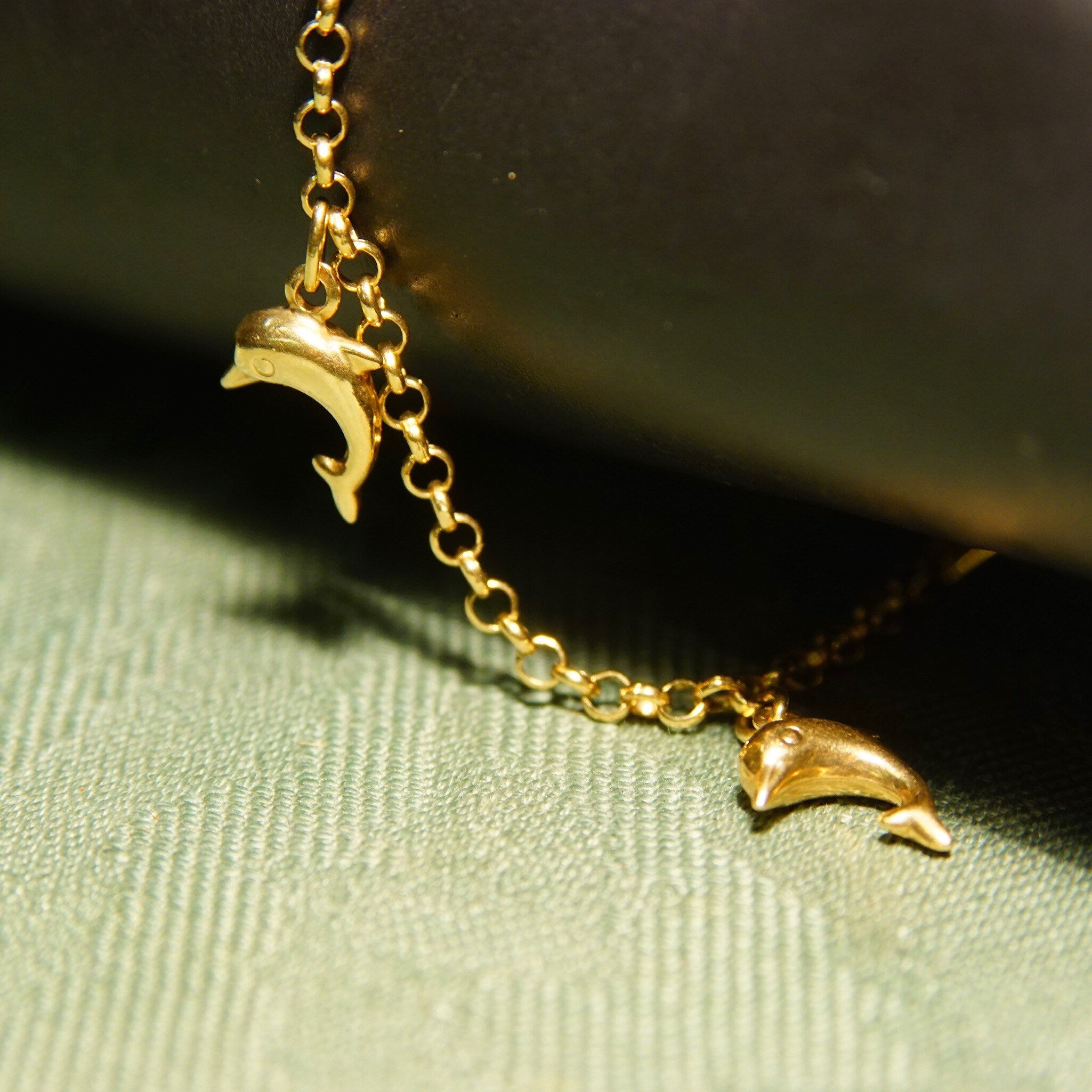 Vintage Hallmarked 14K Gold Dolphin Charm Bracelet, 5 Yellow Gold Dolphin Charms, 2.25mm Belcher Link Chain, 585 Station Bracelet, 7" L