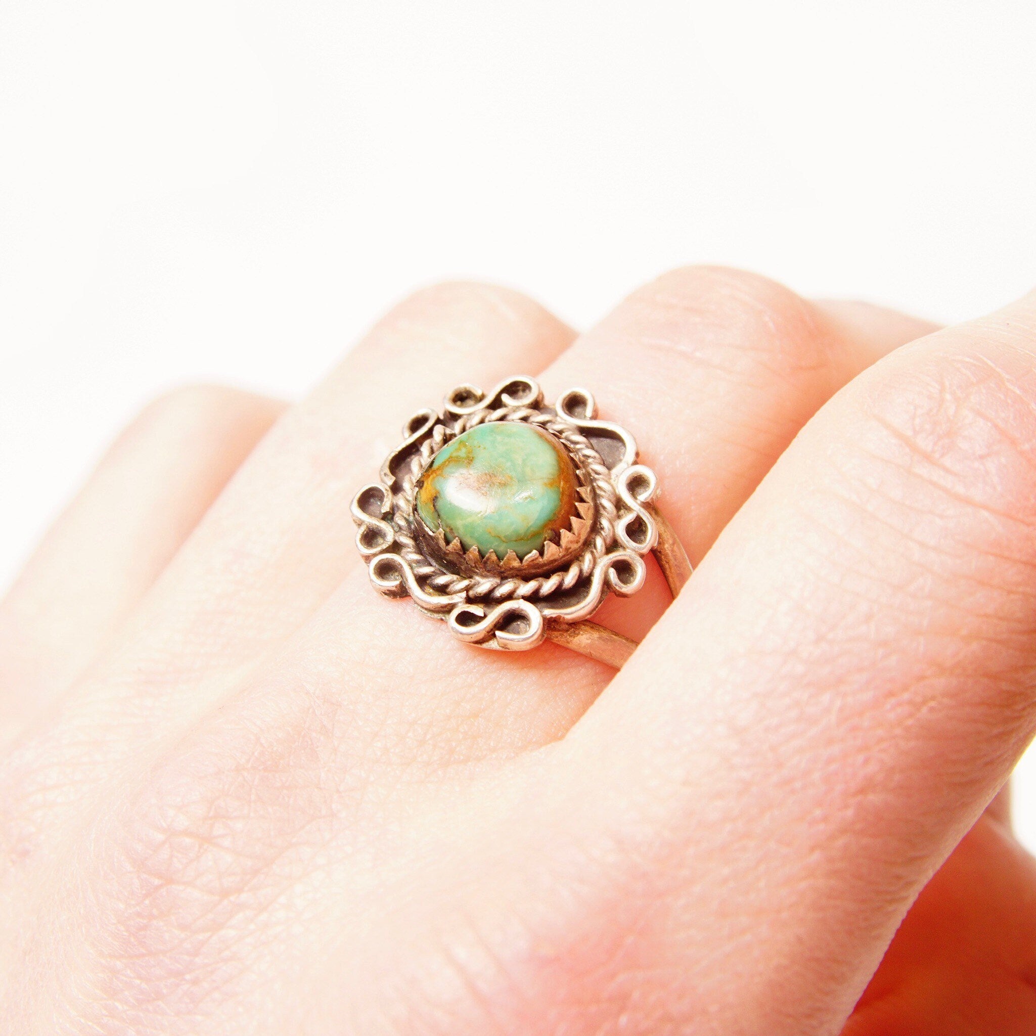 Vintage Signed Navajo E.J Little Sterling Silver Green Turquoise Cabochon Ring, Embellished Silver Setting, Split Prong Band, Size 10 US