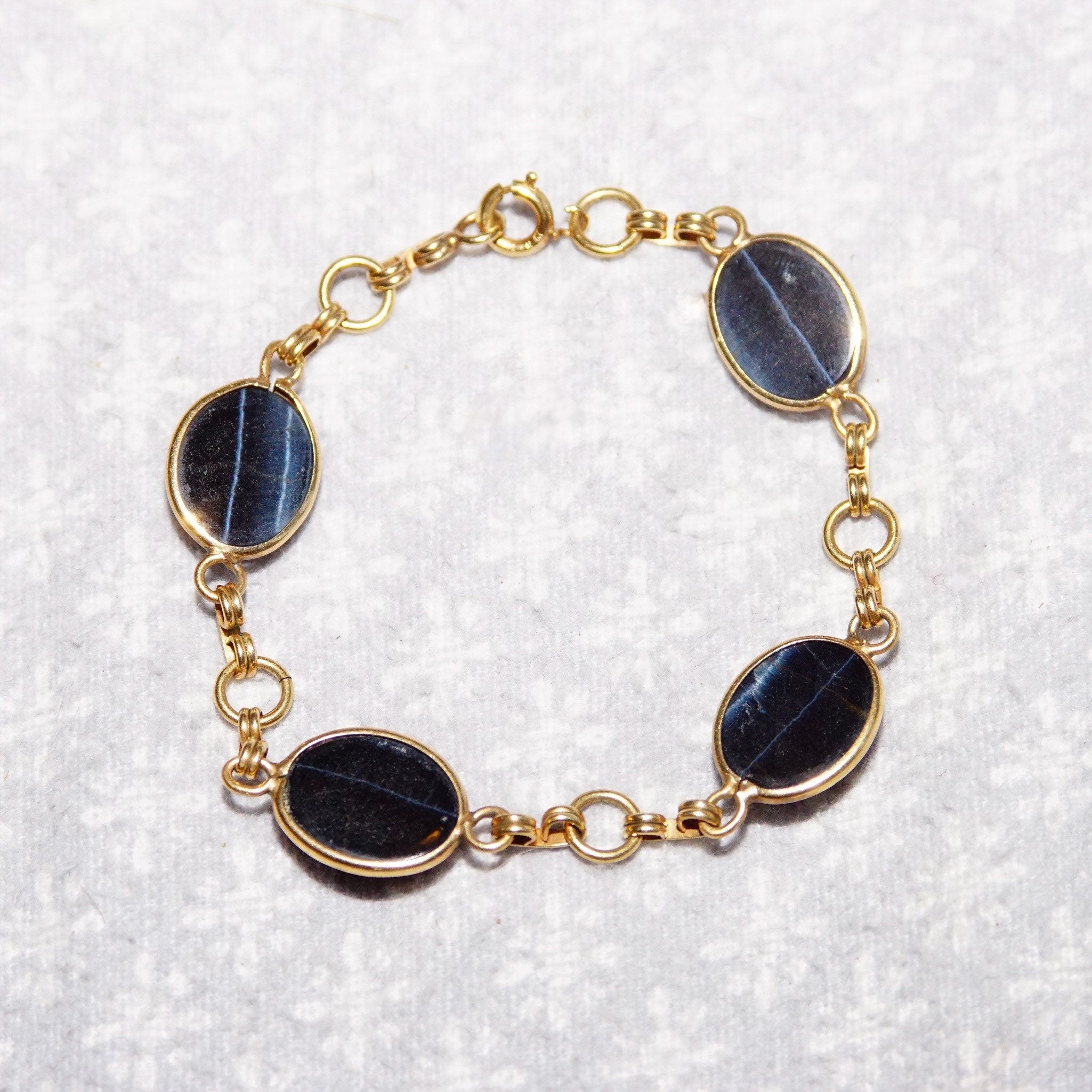 Vintage Art Deco 10K GF Black/Blue Cat's Eye Cabochon Link Bracelet, Chatoyant Glass Gemstones, Yellow Gold Links, Scarab Style, 7 3/4" L