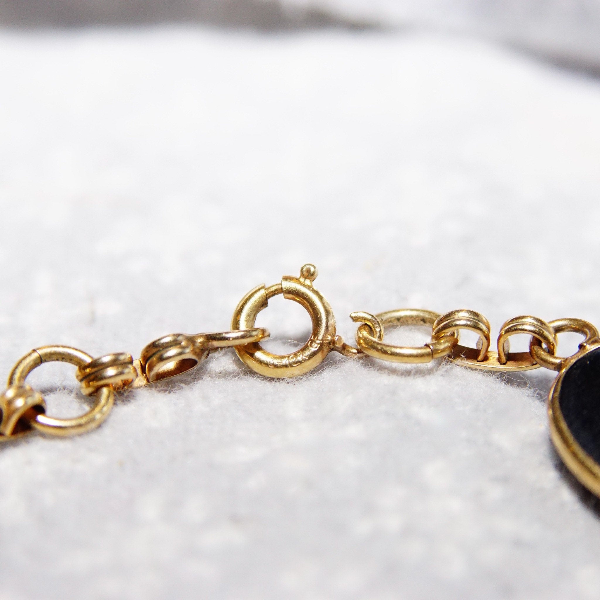Vintage Art Deco 10K GF Black/Blue Cat's Eye Cabochon Link Bracelet, Chatoyant Glass Gemstones, Yellow Gold Links, Scarab Style, 7 3/4" L