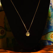 Vintage 14K Gold Figural Pendant Necklace, Hammered Gold Cut Out Disc, 1mm Serpentine Chain, Allegorical Pendant, 585 Yellow Gold, 19 3/4 L