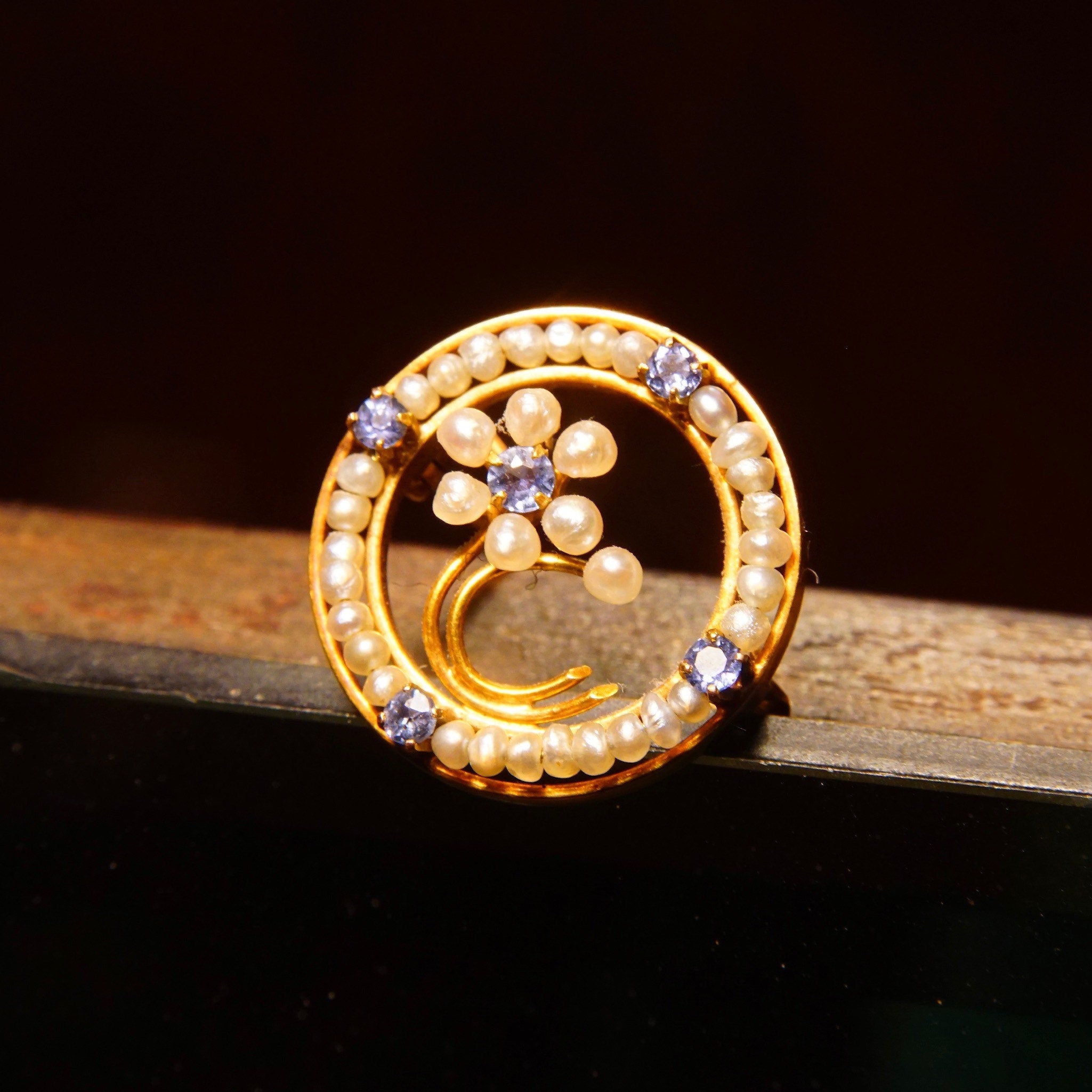 Antique 10K Gold Seed Pear Blue Gemstone Floral Circle Pin, Petite Gold Brooch, Blue Topaz/Sapphire Stones, Art Nouveau, 20mm