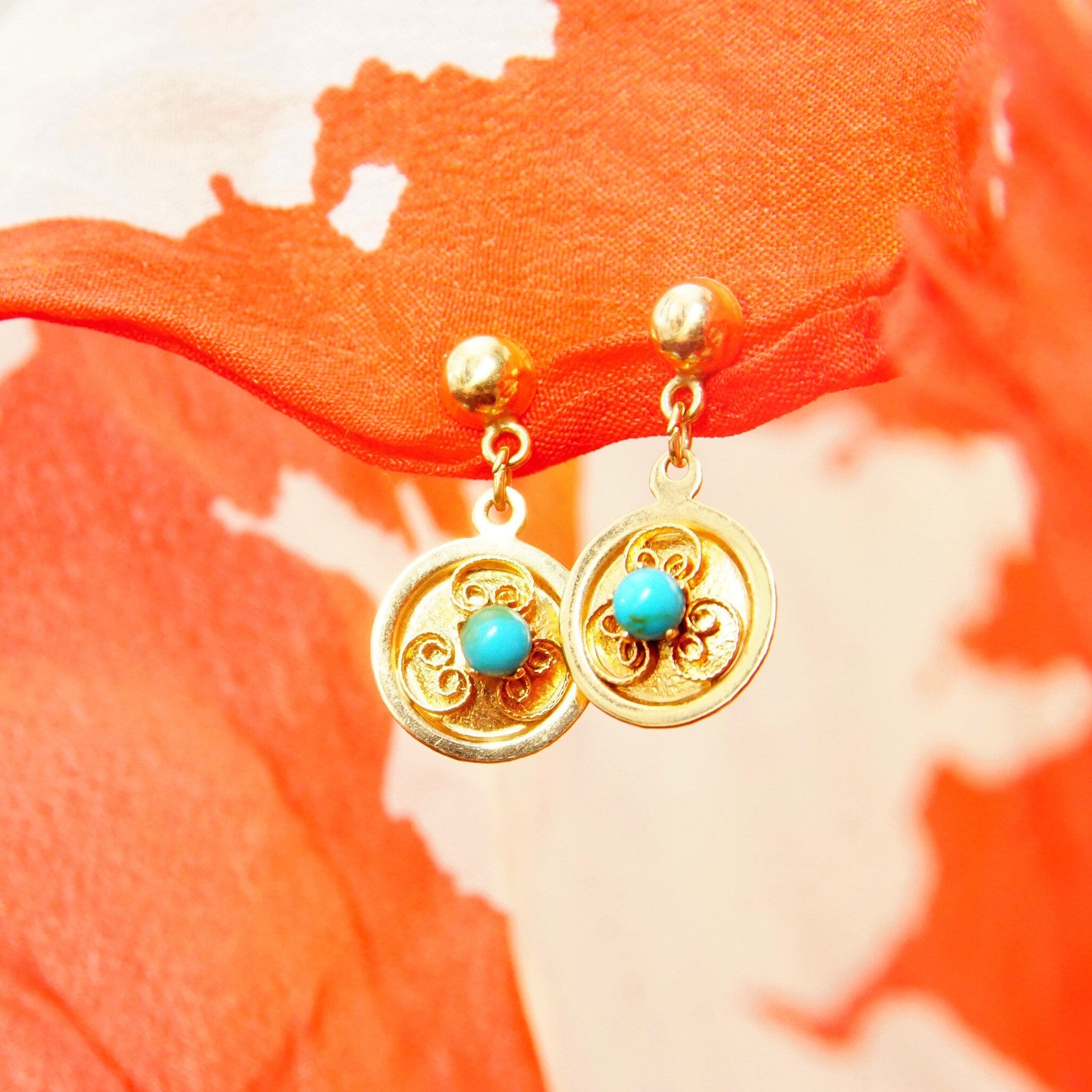 Vintage 14K Gold Filigree Turquoise Accent Dangle Earrings, Yellow Gold Discs, Prong Set Turquoise Bead, 21mm