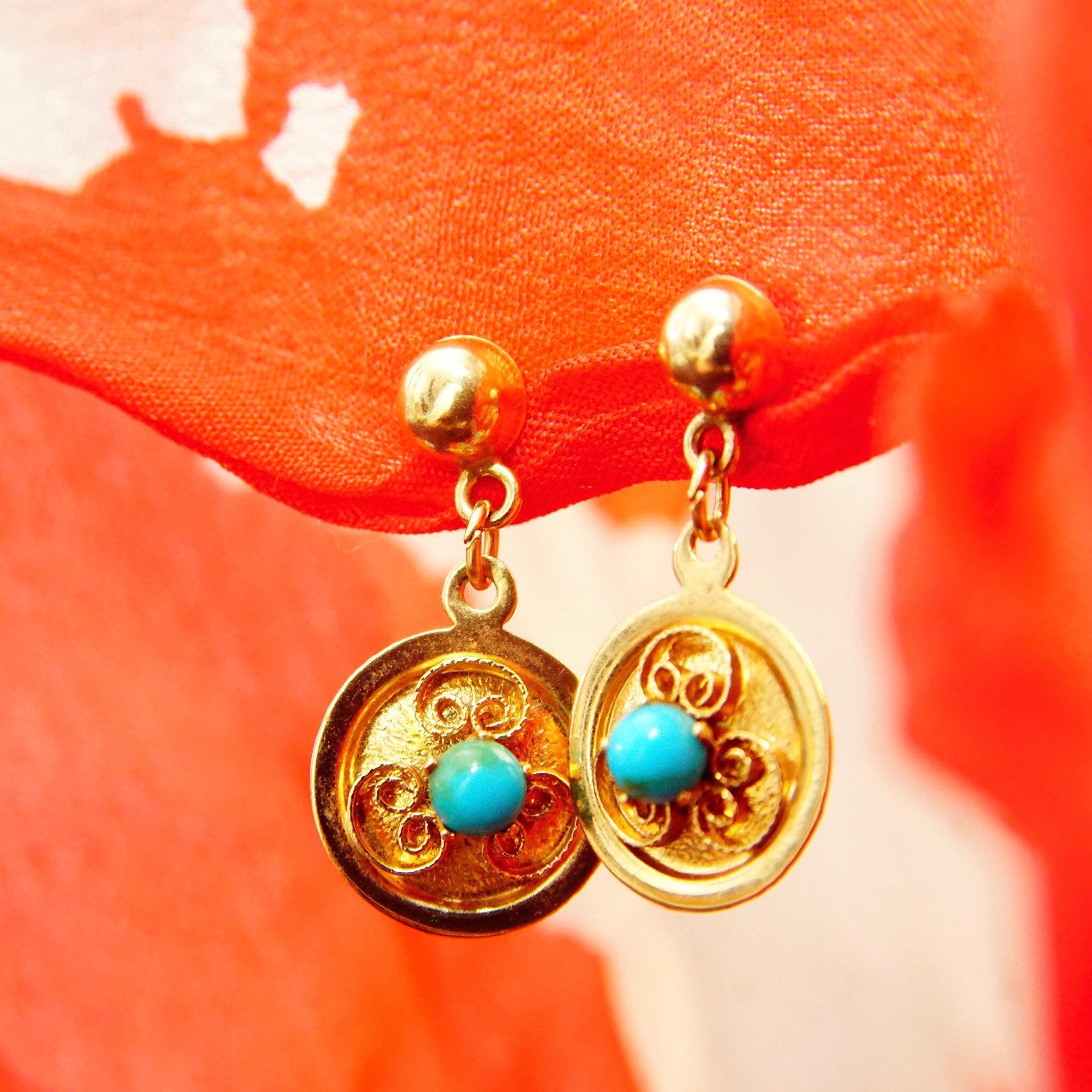 Vintage 14K Gold Filigree Turquoise Accent Dangle Earrings, Yellow Gold Discs, Prong Set Turquoise Bead, 21mm