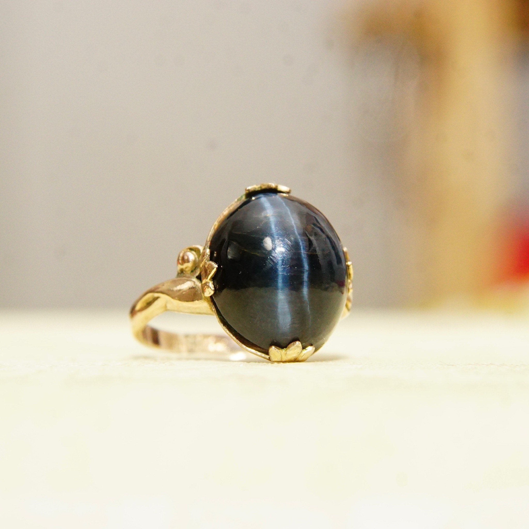 Antique 10K GF Cat's Eye Cabochon Ring, Ornate Fleur Prong Clips, Chatoyant Sillimanite Gemstone, Size 7 1/2 US