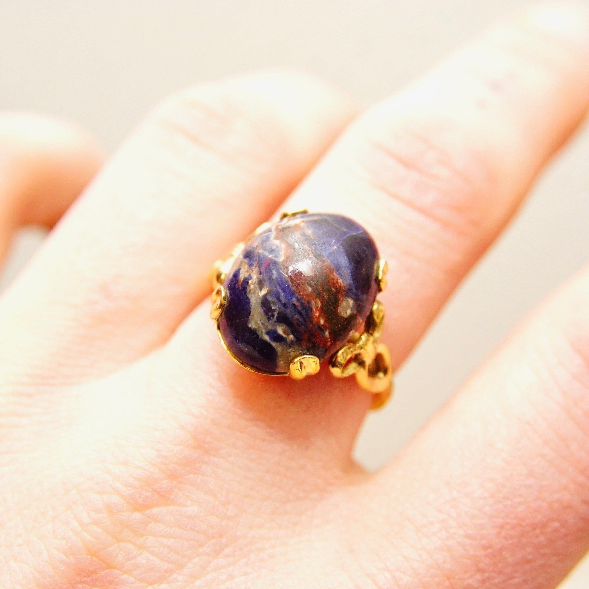 Vintage 10K GF Lapis Lazuli Cabochon Ring, Dark Blue Gemstone W/ Inclusions, Yellow Gold Ribbon Embellishments, Size 8 US