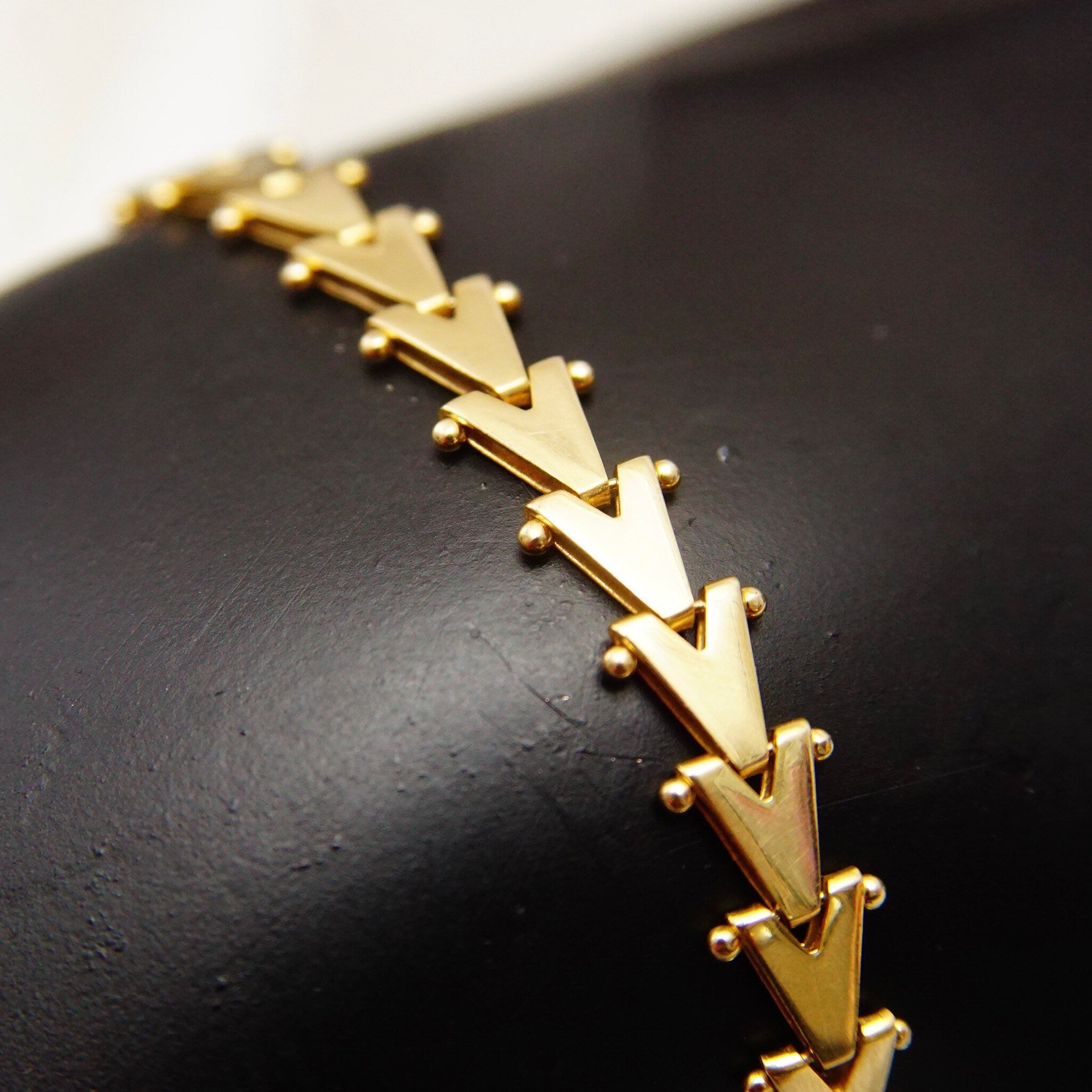 Vintage Modernist Italian 14K Gold Polished V-Link Bracelet, Chevron/Riccio Style, 5mm V-Links, Sleek Sophisticated, 585 Bracelet, 7 1/2" L