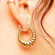 Vintage 14K Yellow Gold Scalloped Hoop Earrings, Small Puffed Oval Hoops, Elegant Gold Hoops, Lightweight, 585 Jewelry, 27mm
