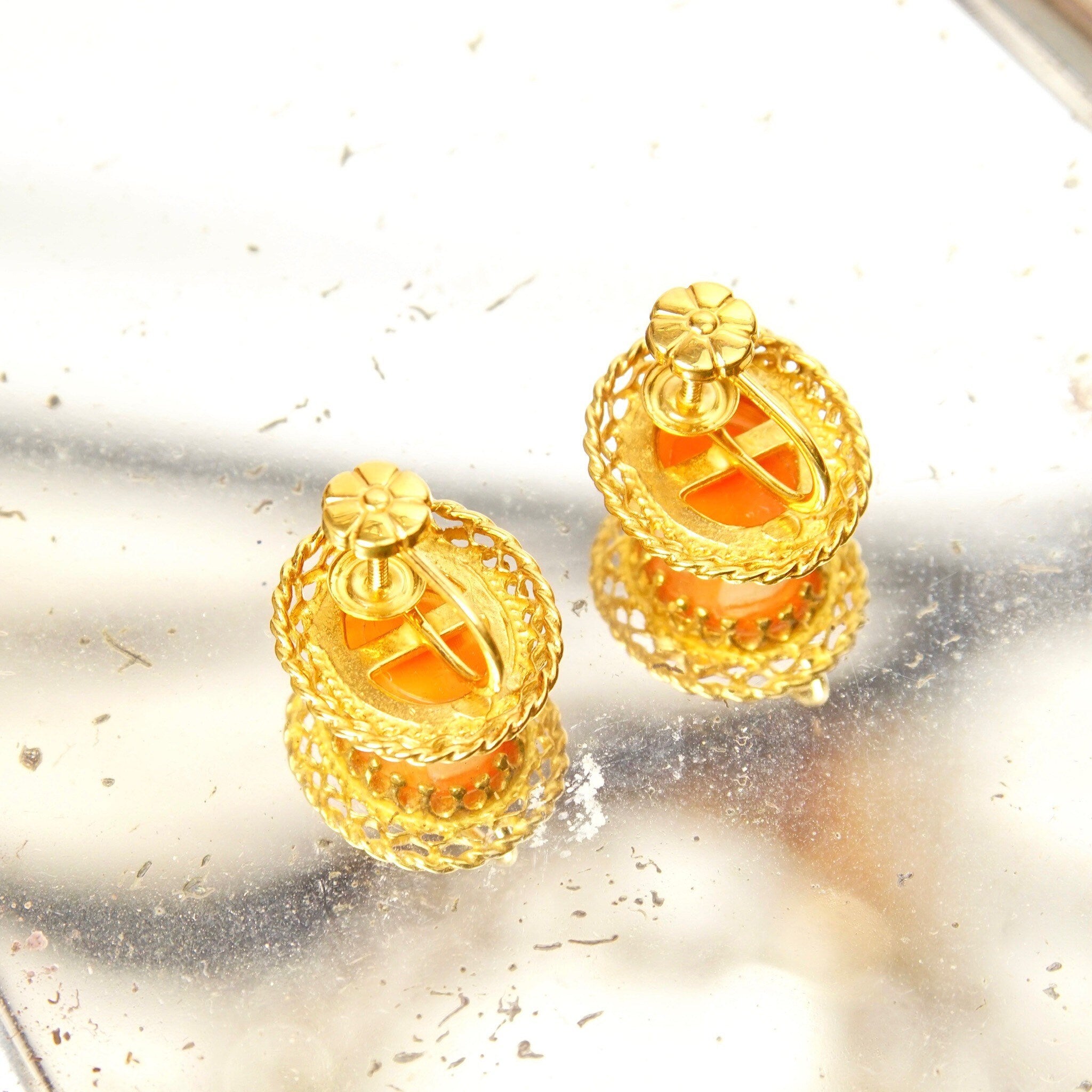 Vintage 14K Gold Crown Cameo Screw Back Earrings, Ornate Yellow Gold Setting, Classic Relief Shell Carving, 16mm