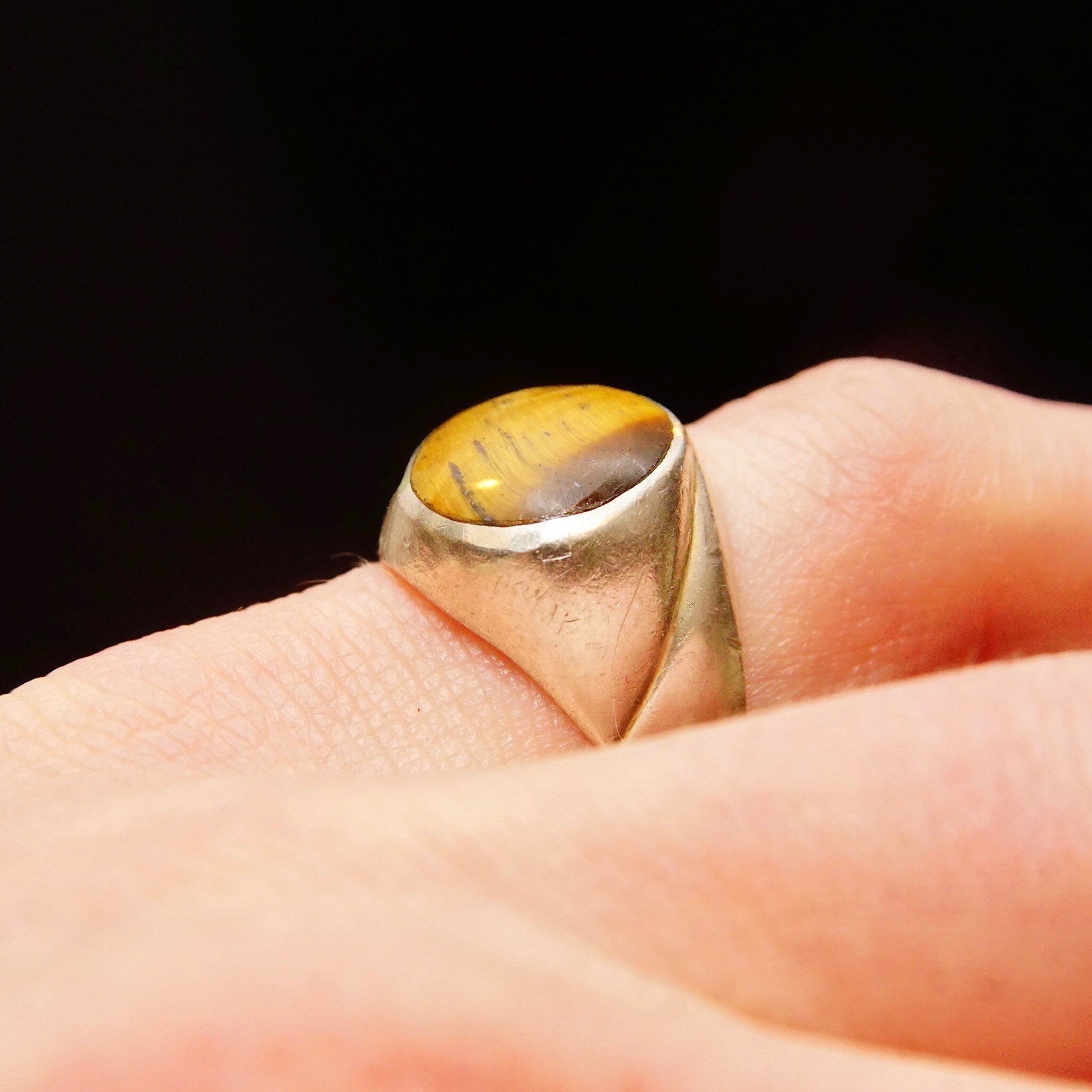 Vintage TAXCO Sterling Silver Tigers Eye Signet Ring, Iridescent Gemstone Cabochon, Graduated Silver Band, Mexico 925MC, Size 7 US
