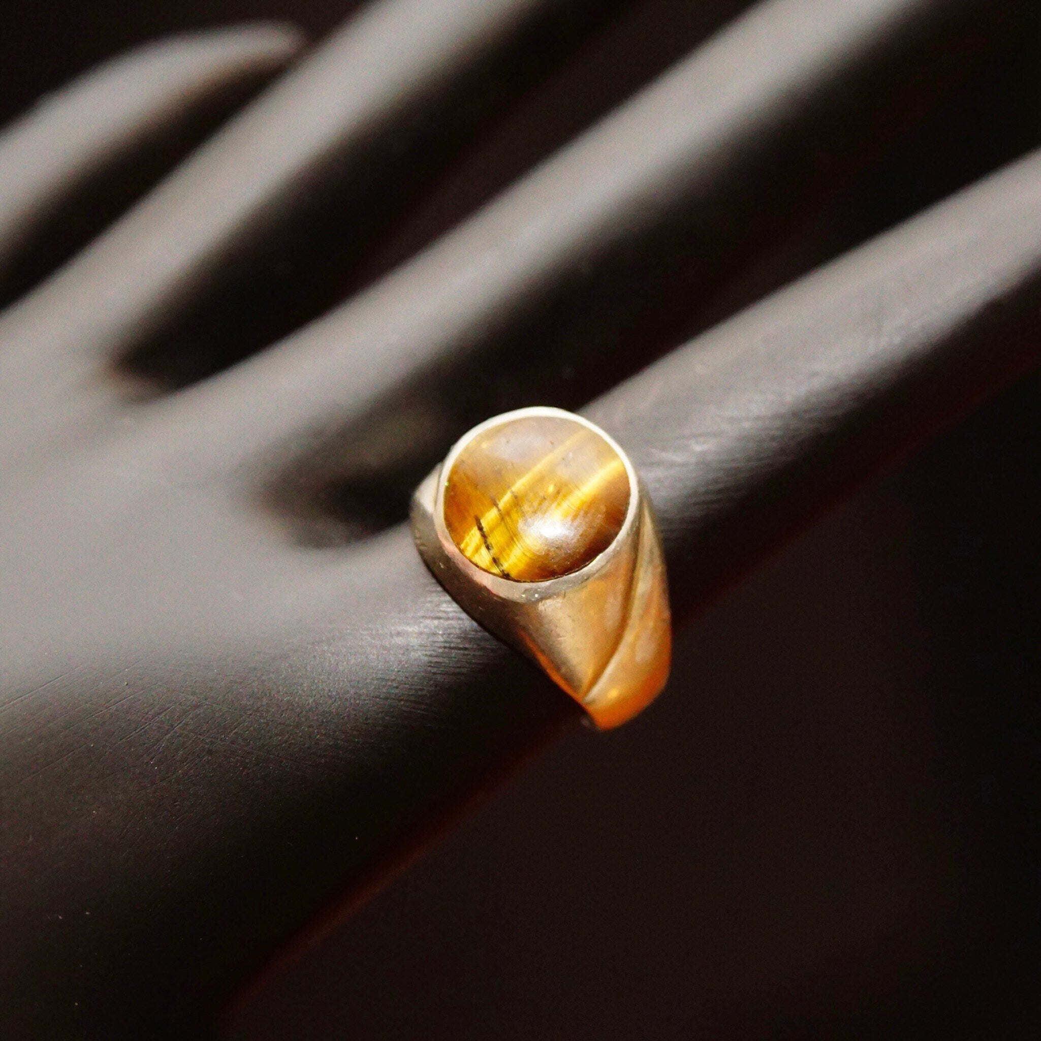 Vintage TAXCO Sterling Silver Tigers Eye Signet Ring, Iridescent Gemstone Cabochon, Graduated Silver Band, Mexico 925MC, Size 7 US