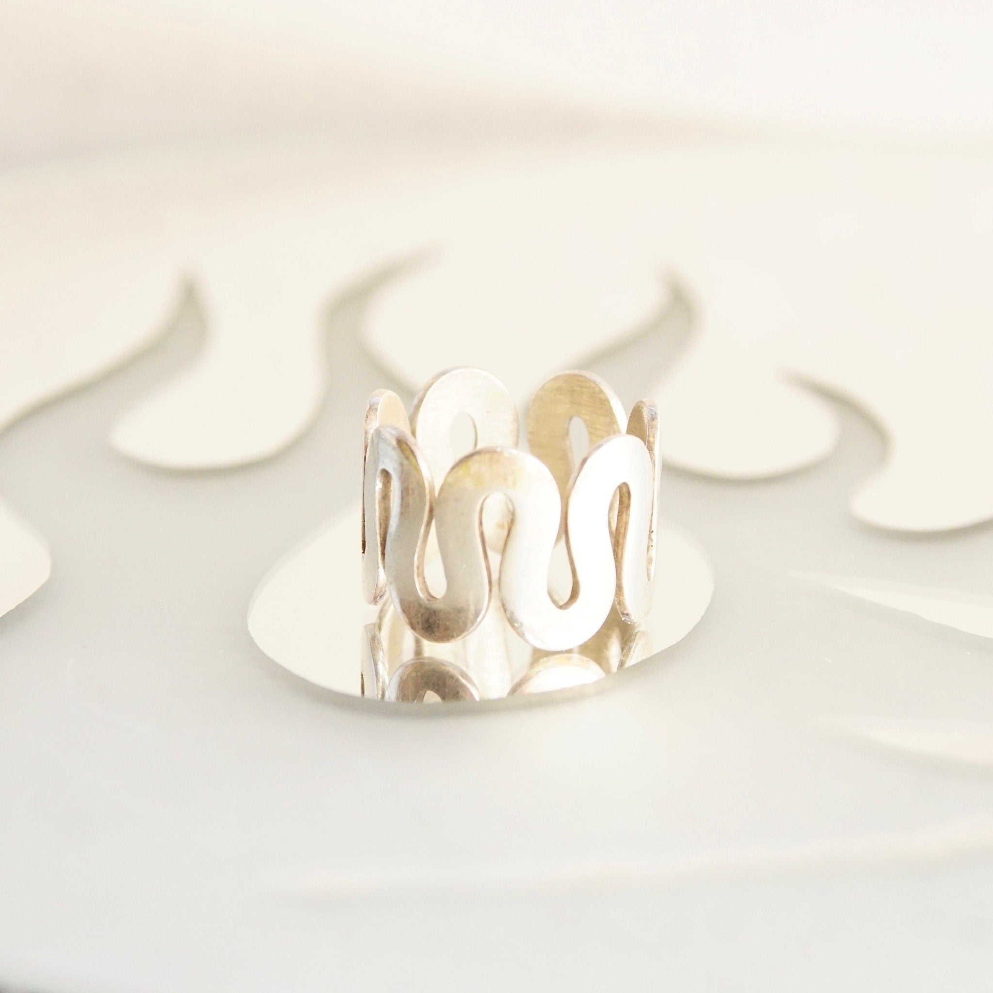 Vintage Bohemian Modernist Sterling Silver Squiggle Ring, 15mm Silver Band Ring, Unisex, Stackable 925 Rings, Size 10 US