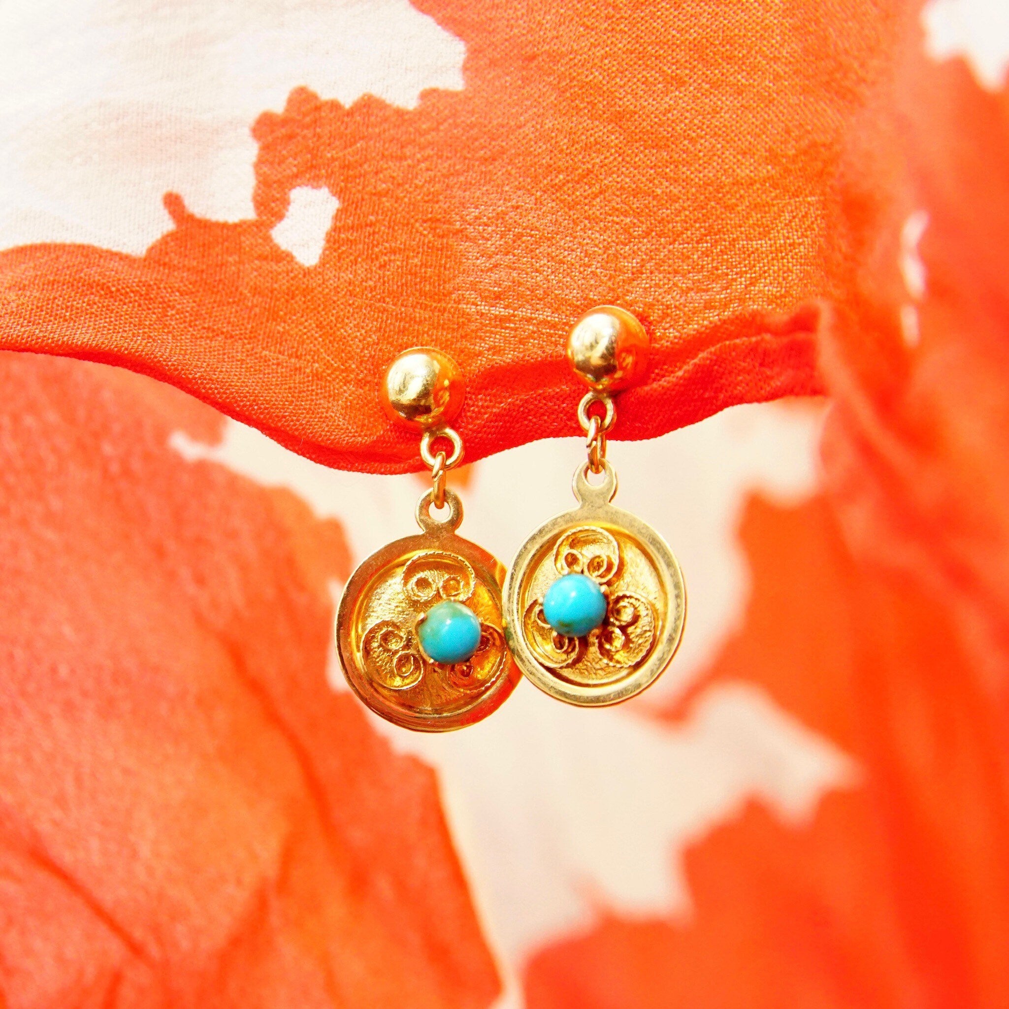 Vintage 14K Gold Filigree Turquoise Accent Dangle Earrings, Yellow Gold Discs, Prong Set Turquoise Bead, 21mm