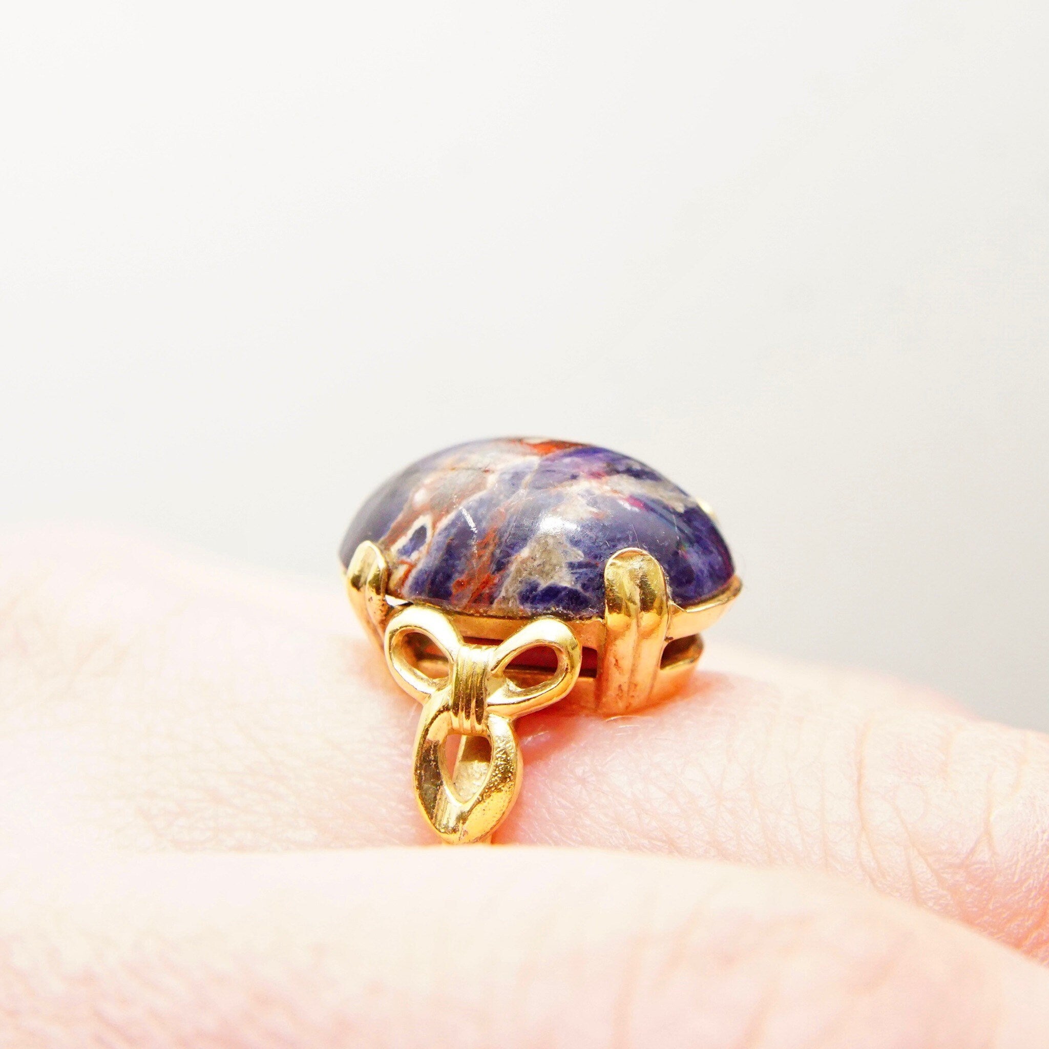 Vintage 10K GF Lapis Lazuli Cabochon Ring, Dark Blue Gemstone W/ Inclusions, Yellow Gold Ribbon Embellishments, Size 8 US