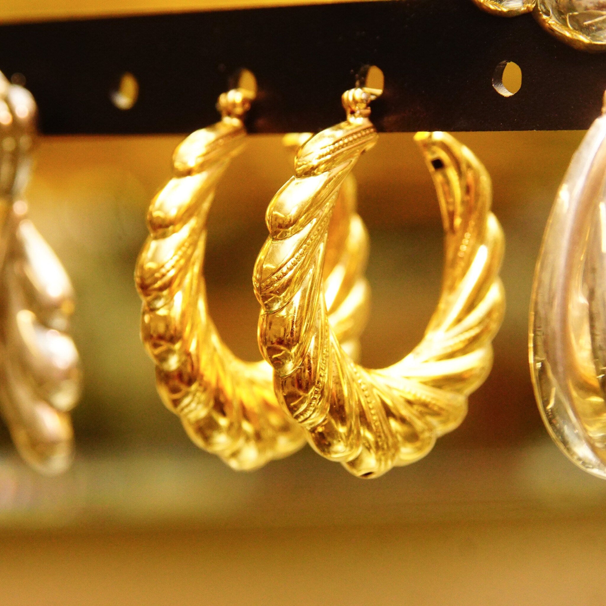 Vintage Napier Gold Tone Scallop Hoop Earrings, Puffed Yellow Gold Repousse Wreath Hoops, 1 1/2" L