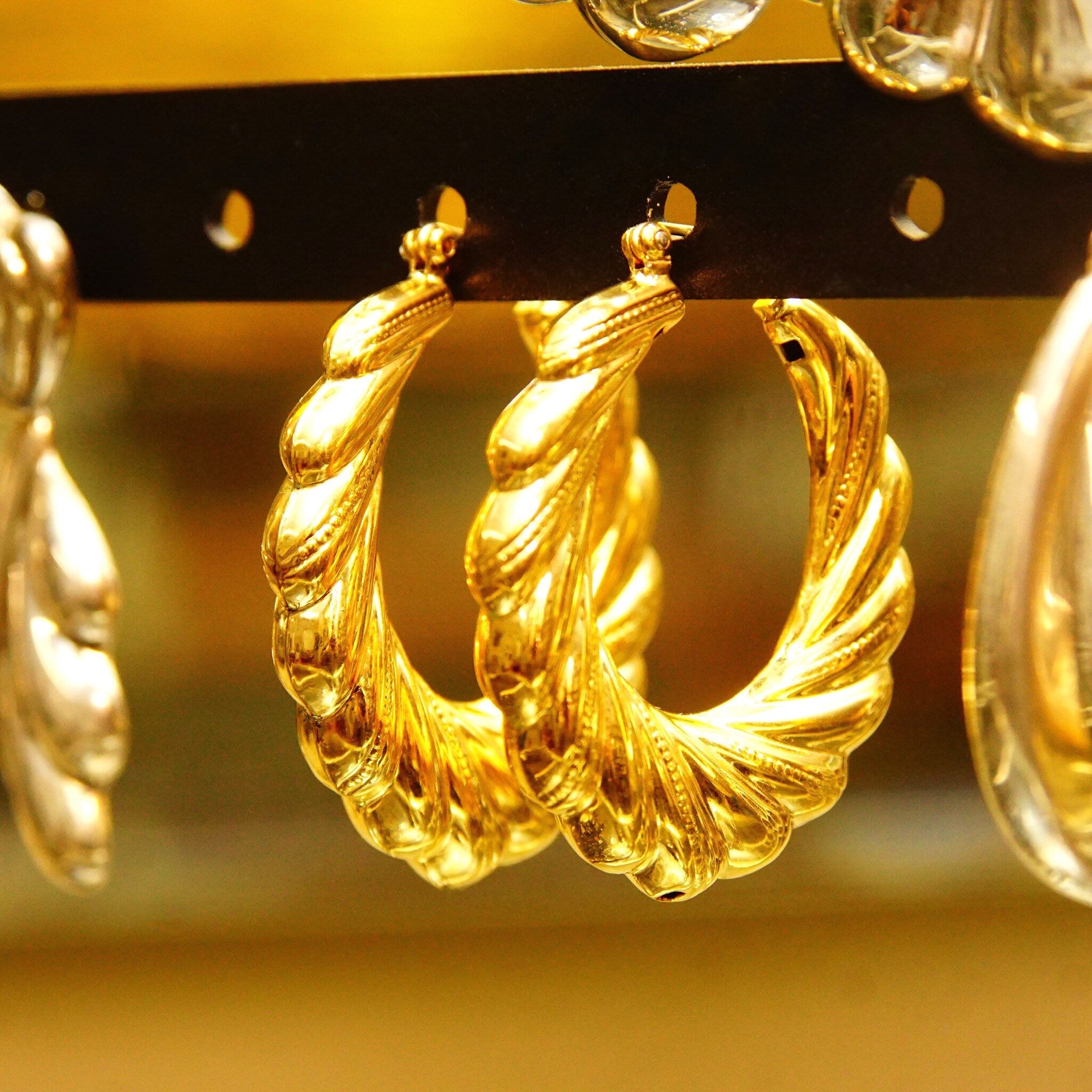 Vintage Napier Gold Tone Scallop Hoop Earrings, Puffed Yellow Gold Repousse Wreath Hoops, 1 1/2" L