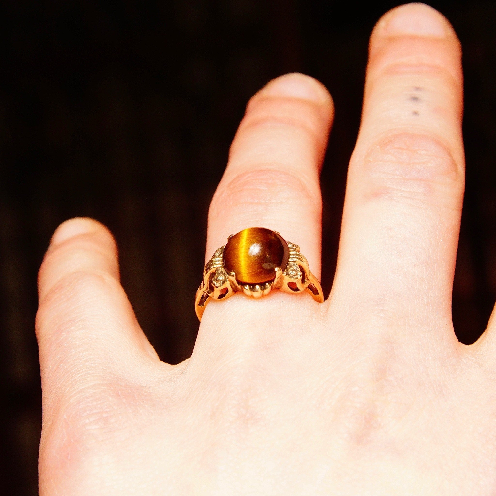 Art Deco 10K Tigers Eye Cabochon Ring In Yellow Gold, Floral Embellishments, Vintage Cocktail Ring, Size 7 US