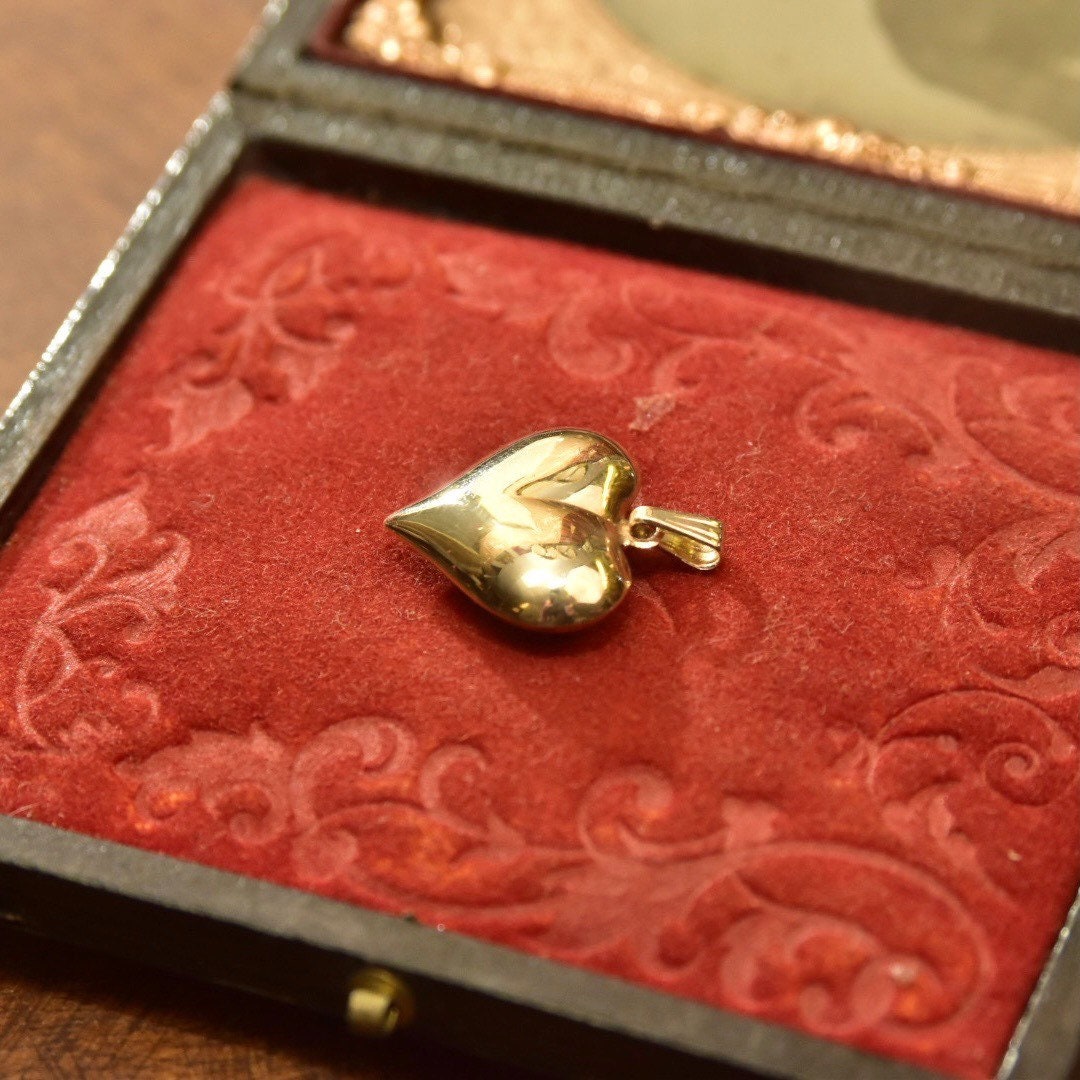 Vintage Puffed 14K Yellow Gold Heart Charm, Dainty Yellow Gold Heart Pendant, Accent Gold Hoop Earring Charm, Cute 585 Accessories, 3/4"
