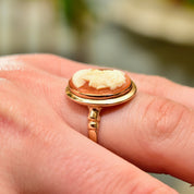 Vintage 14K Gold Cameo Ring, Classic Relief Ladies Cameo Shell Carving, Elegant 585 Ring, Size 8 1/2 US