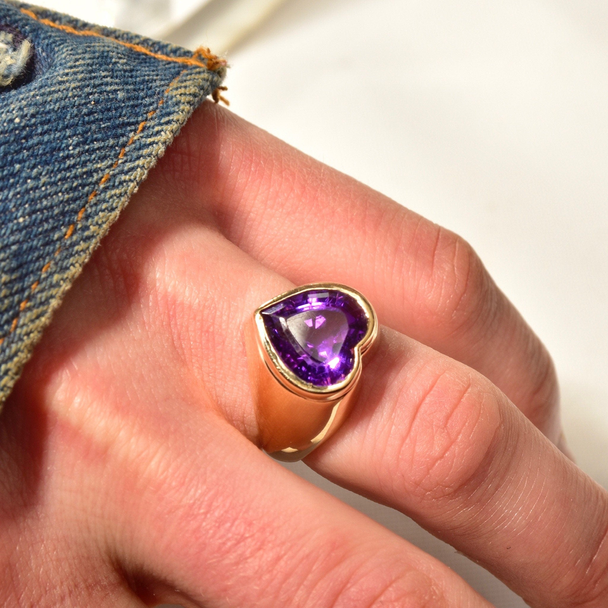 Vintage 14K Gold Amethyst Heart Ring, Chunky 585 Gold Heart Signet Ring, Vibrant Purple Amethyst, 14K Statement Ring, Size 7 US