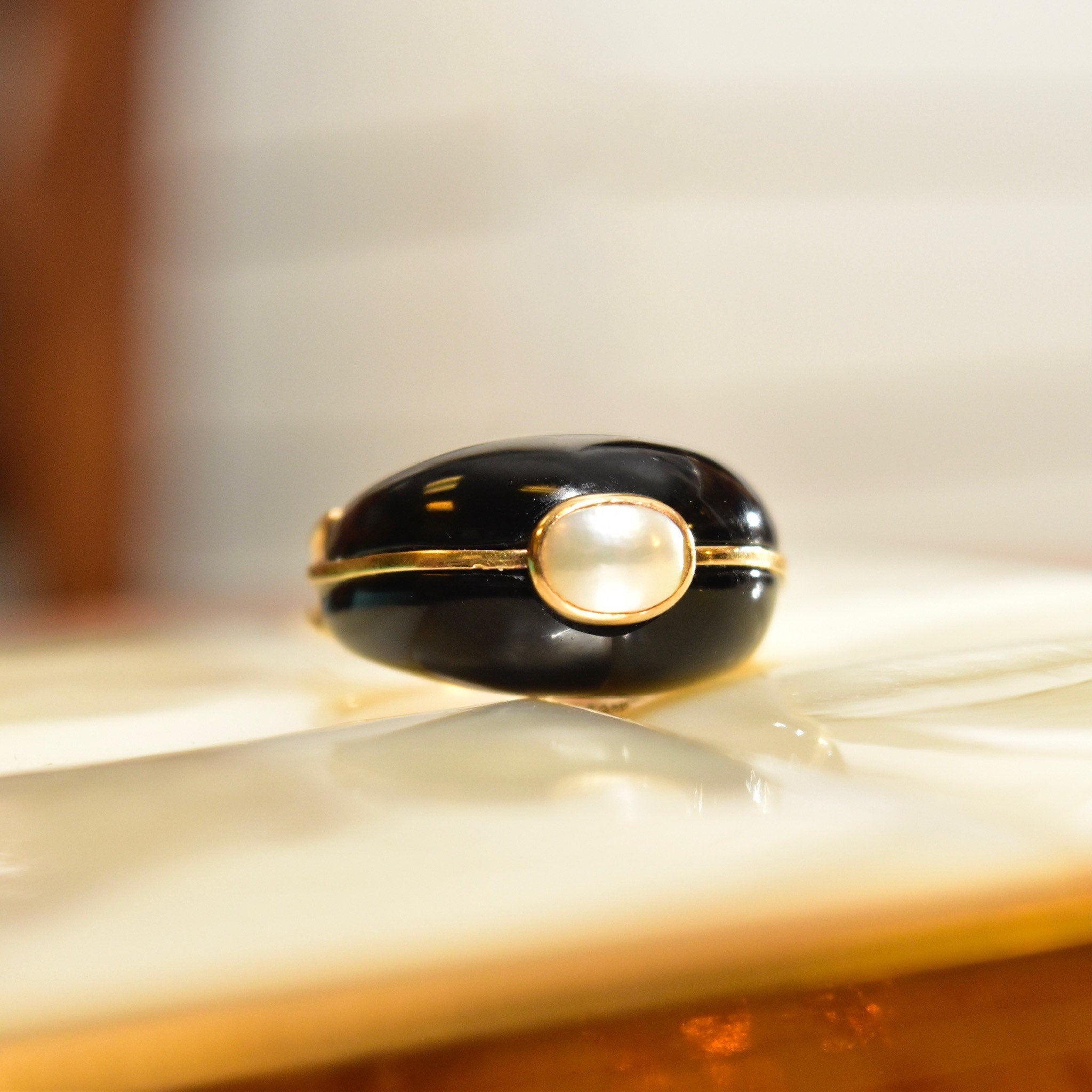 Vintage 14K Gold Black Agate Pearl Cabochon Bombe Dome Ring, Yellow Gold Wire Band, Pearl Seed Accent, 585 Cocktail Ring, Size 8 US
