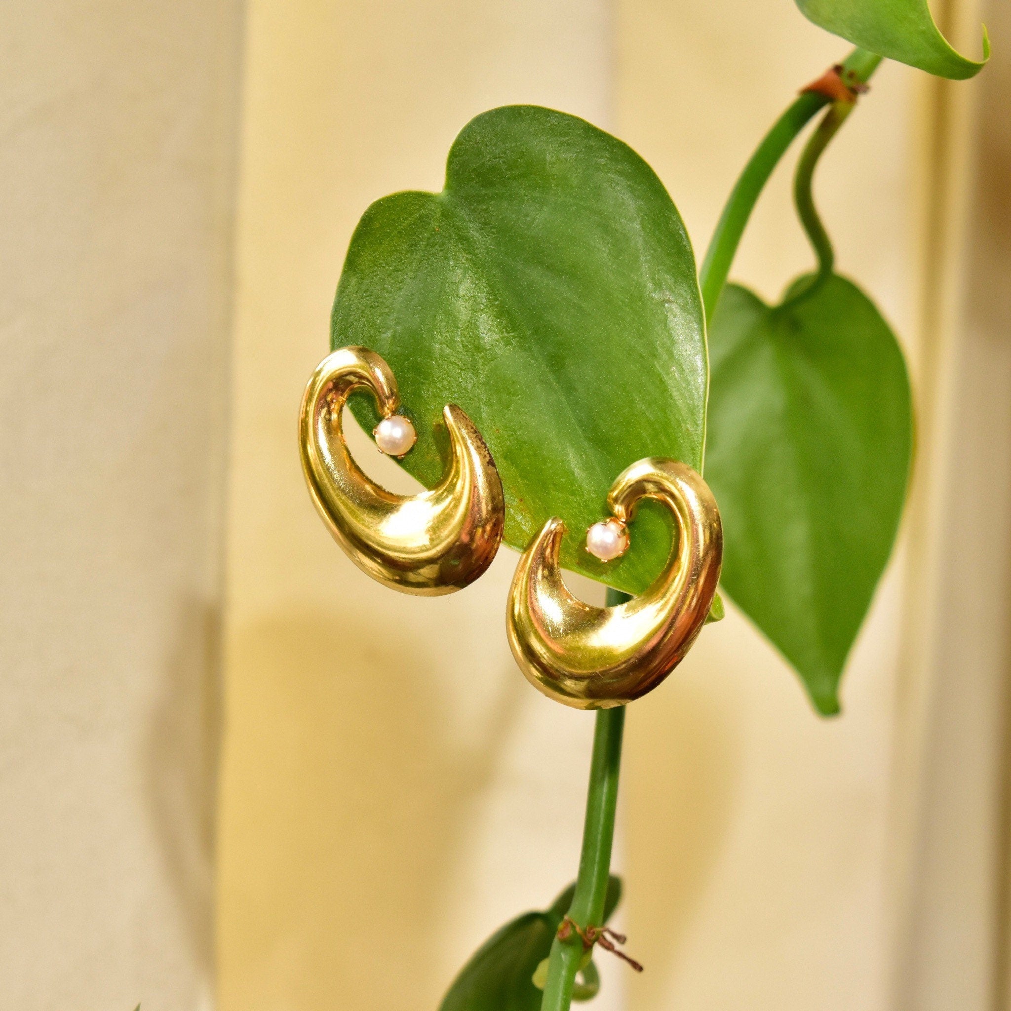 Vintage 14K Gold Swirl Pearl Stud Dangle Earrings, Mid-Century Modern, Elegant 585 Earrings, 1 1/8" L