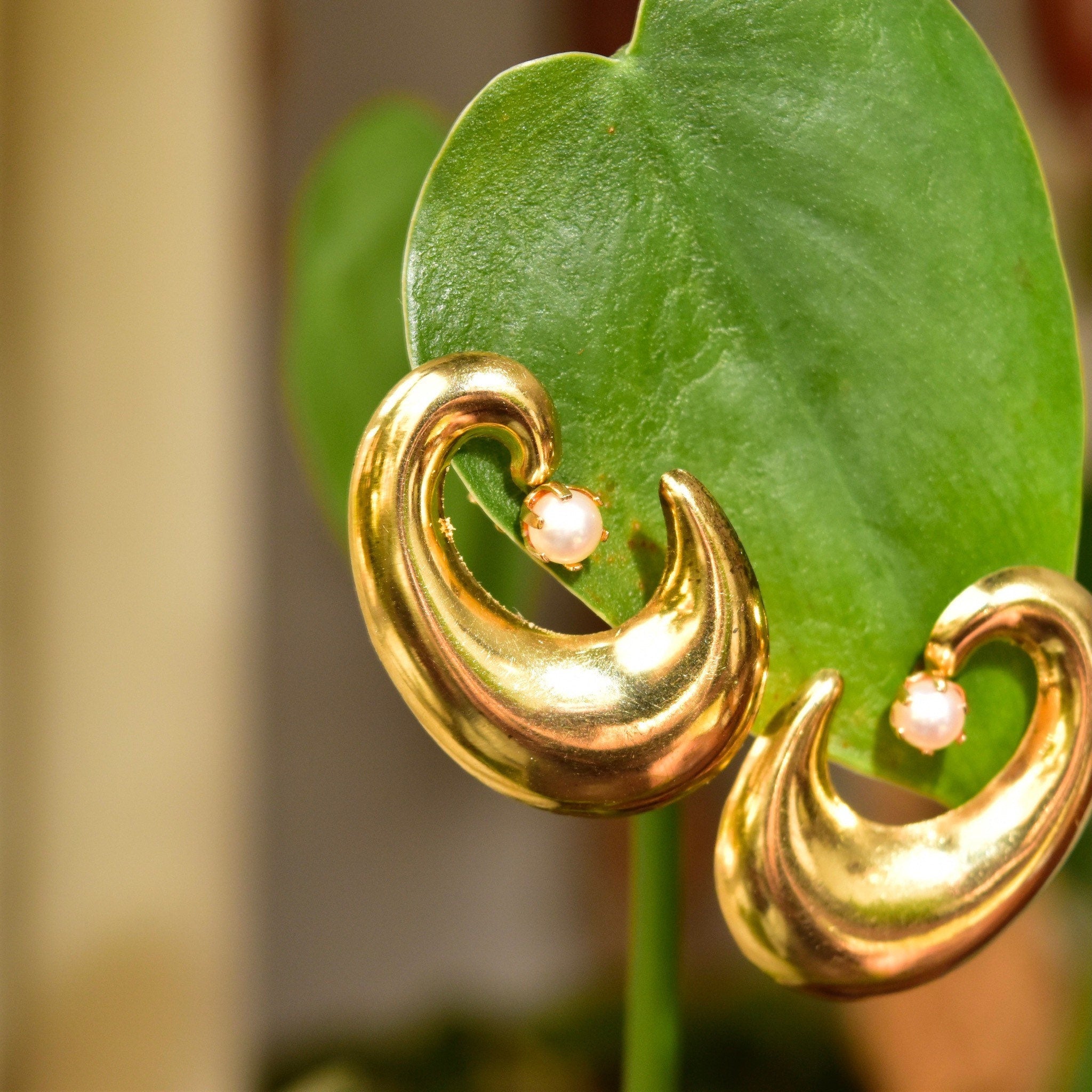 Vintage 14K Gold Swirl Pearl Stud Dangle Earrings, Mid-Century Modern, Elegant 585 Earrings, 1 1/8" L