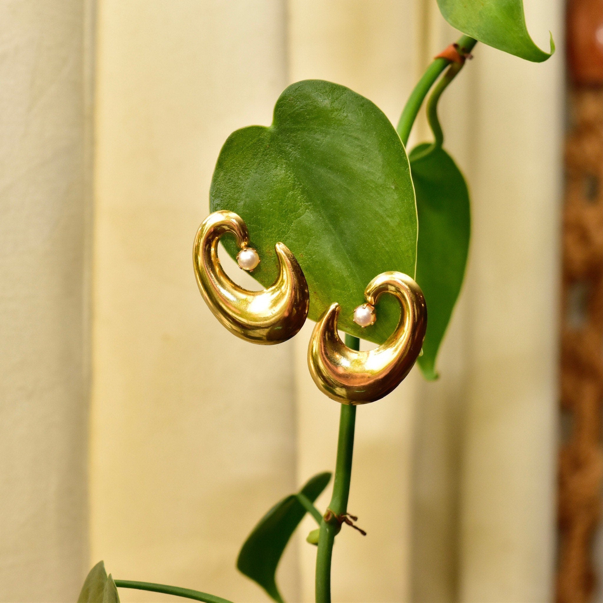 Vintage 14K Gold Swirl Pearl Stud Dangle Earrings, Mid-Century Modern, Elegant 585 Earrings, 1 1/8" L