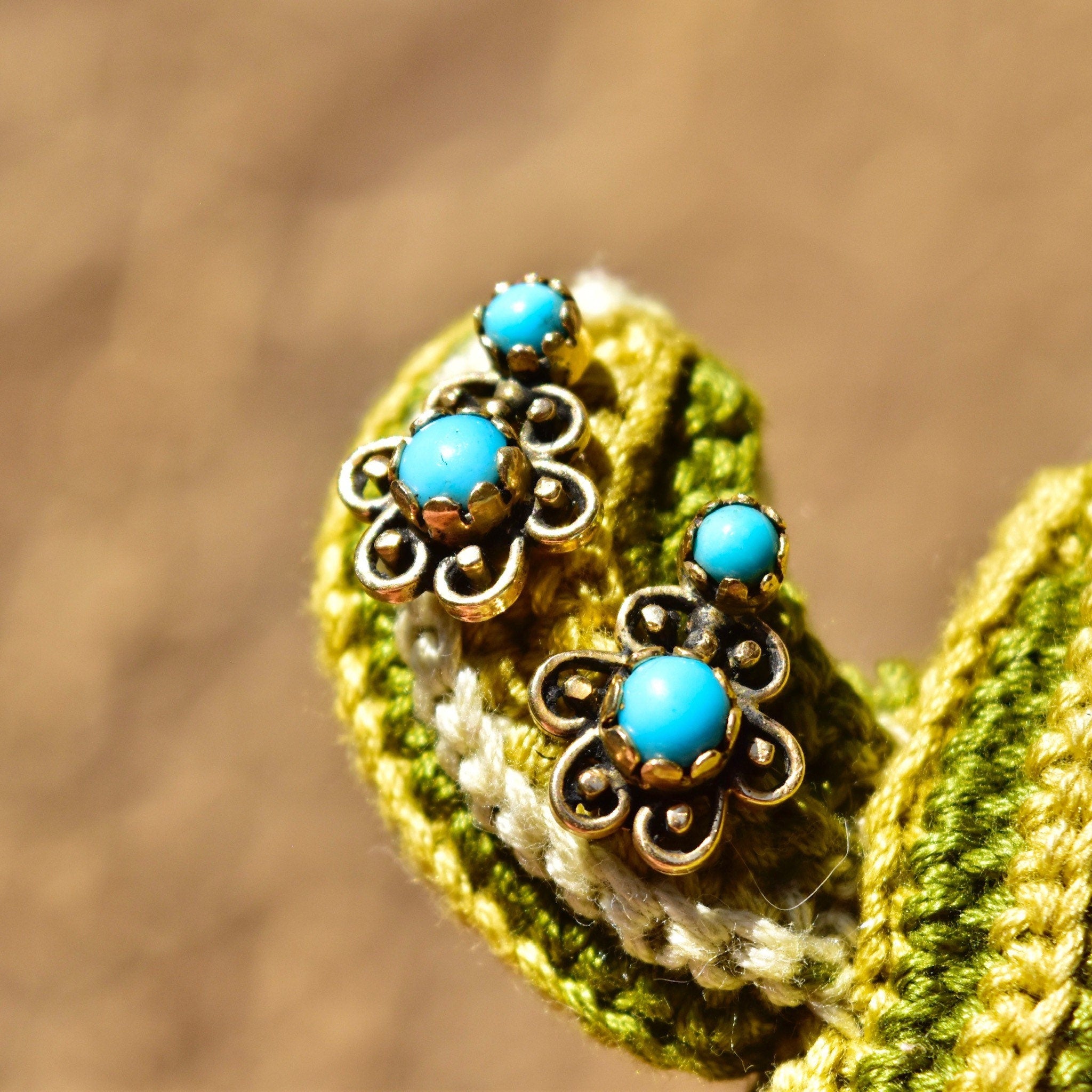 14K Turquoise Flower Studs, Dainty Two-Stone Yellow Gold Earrings, Estate Jewelry, 14mm