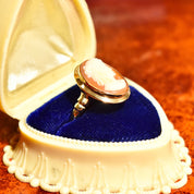 Vintage 14K Gold Cameo Ring, Classic Relief Ladies Cameo Shell Carving, Elegant 585 Ring, Size 8 1/2 US