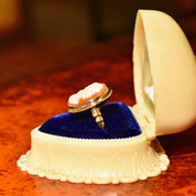 Vintage 14K Gold Cameo Ring, Classic Relief Ladies Cameo Shell Carving, Elegant 585 Ring, Size 8 1/2 US