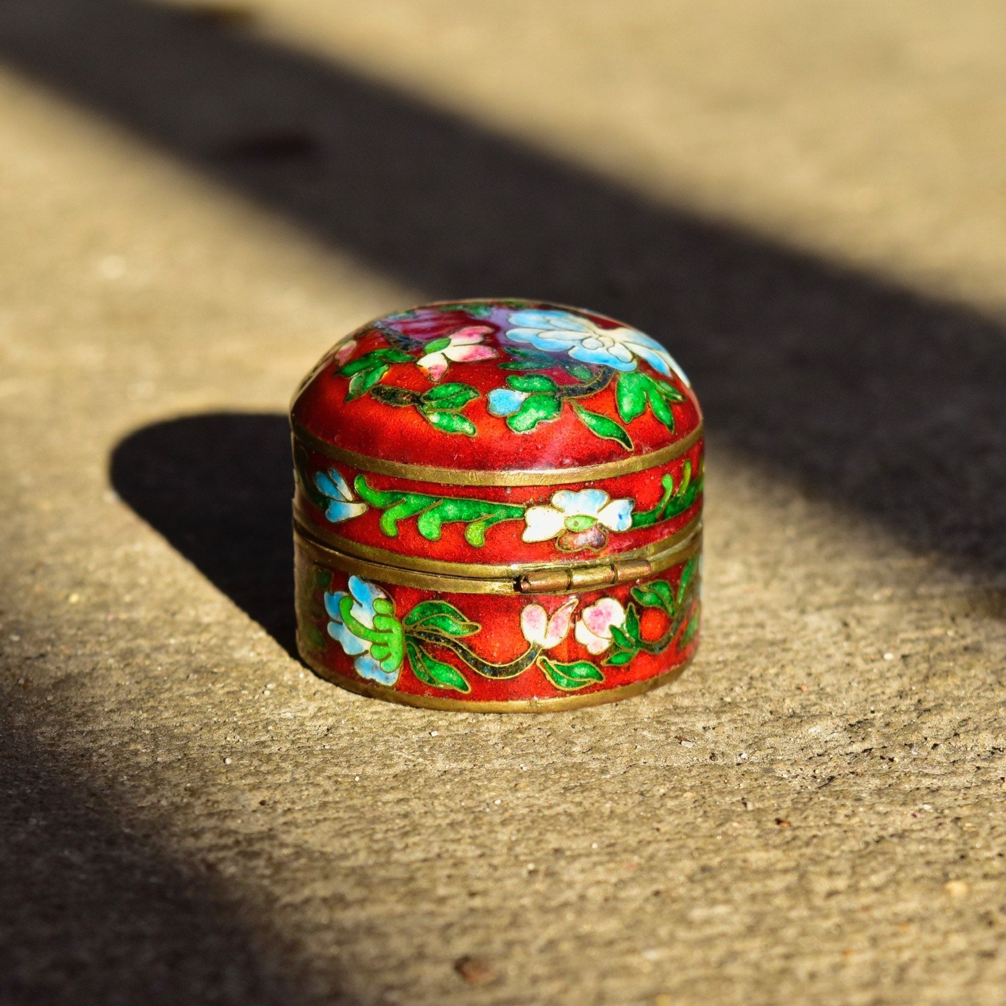 Vintage Chinese Cloisonn Enamel Pill Box, Vibrant Red & Royal Blue Enamel, Floral Motifs, Tiny Decorative Jewelry Box, 34mm