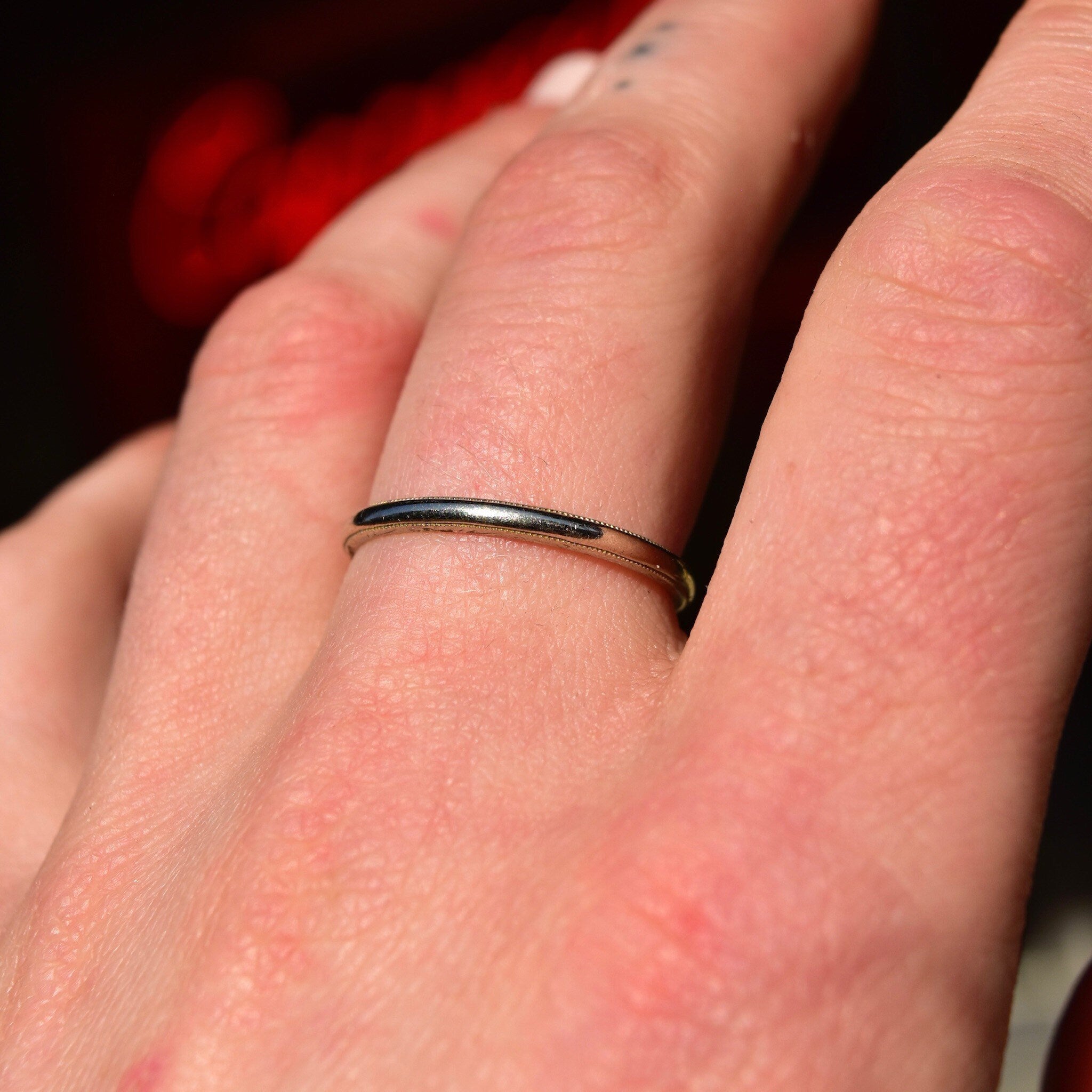 Vintage Minimalist 18K White Gold Wedding Band, Subtle Engraved Accents, 2mm Thick, Stacking Ring, Unisex Jewelry, Size 9 1/2 US