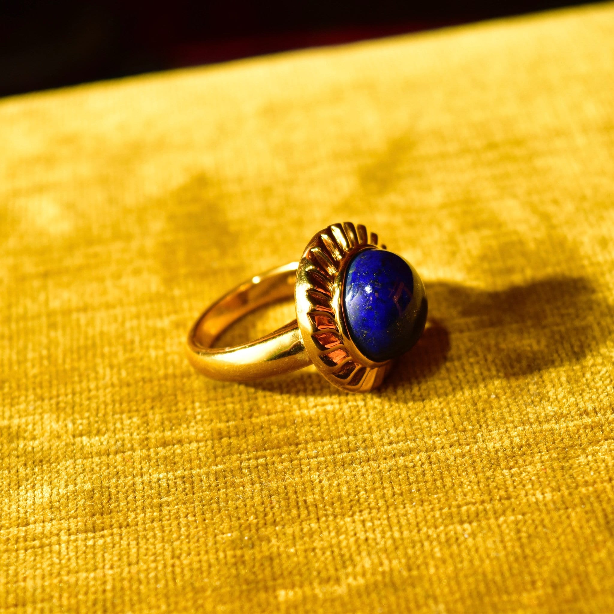 14K Lapis Lazuli Cabochon Ring, Hollow Yellow Gold Cocktail Ring, Cobalt Blue Gemstone Solitaire, Size 7 1/2 US