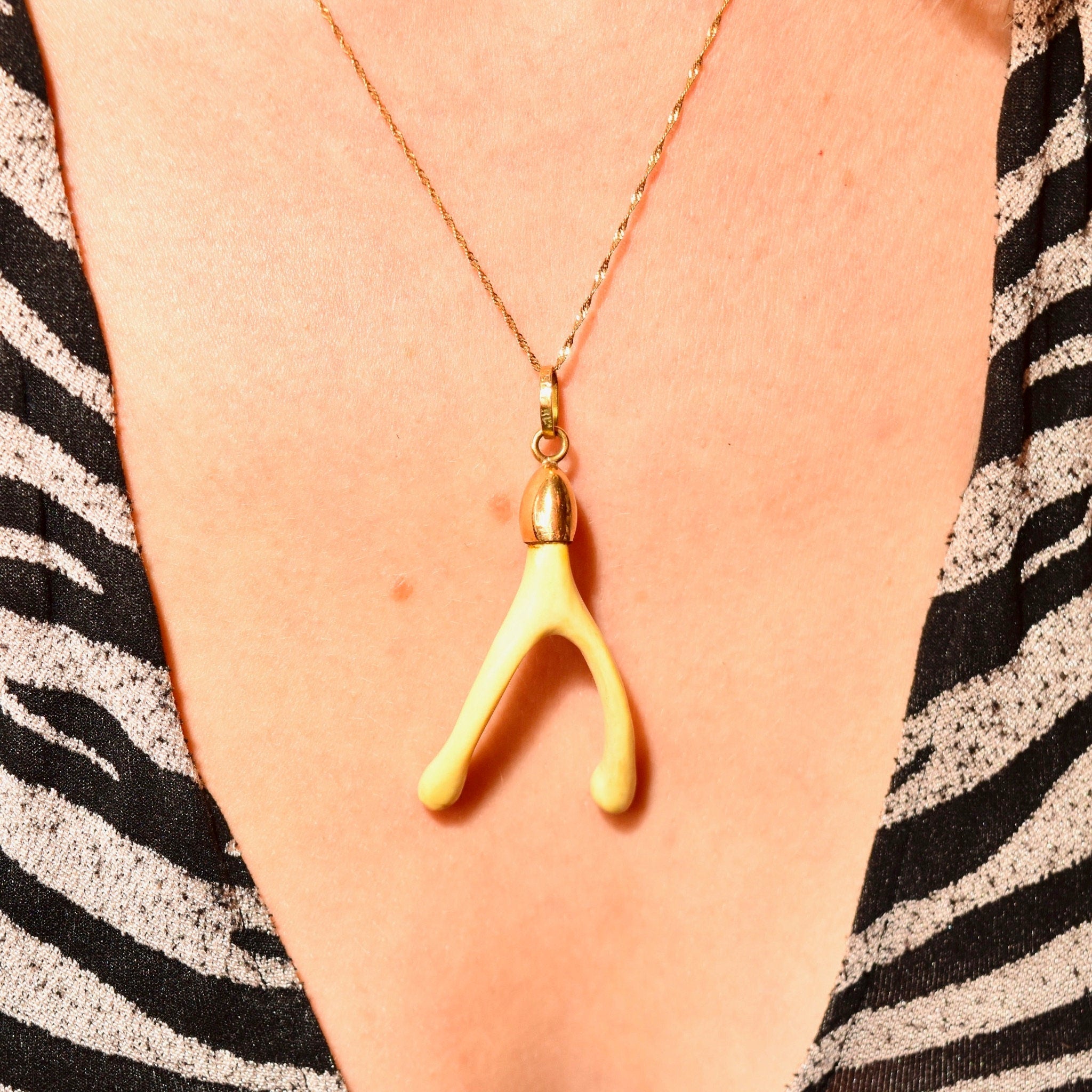 Vintage 18K Gold Wishbone Charm Pendant, Yellow Gold Cap & Bail, Epoxy Cast Bird Wishbone, Occultist Jewelry, 2 1/4" L