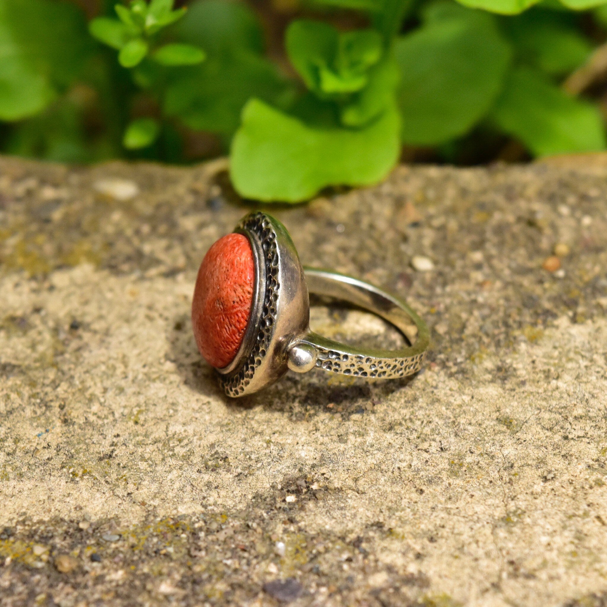Vintage Hallmarked Sterling Silver Coral Cabochon Ring, Stipple Dot Textured Band & Setting, Natural Coral Gemstone, Bohemian, Size 7 US