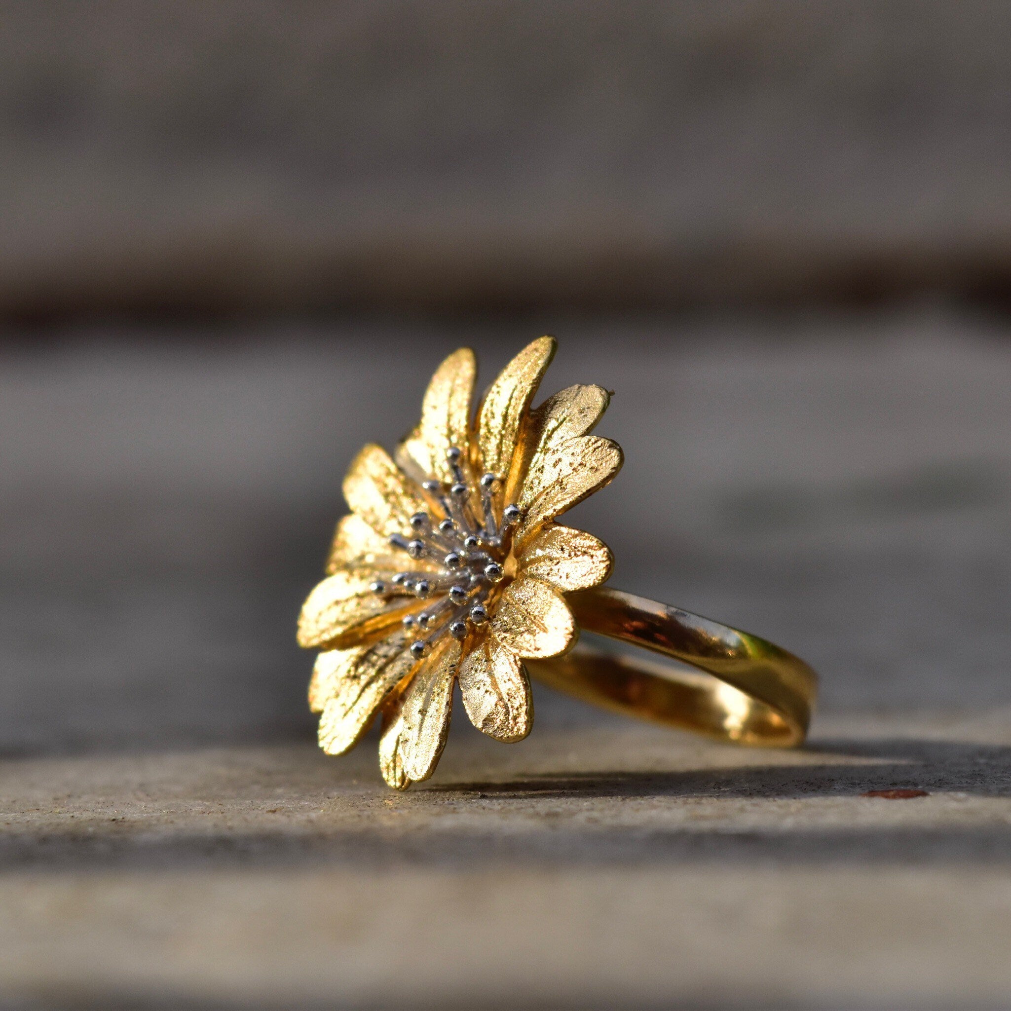 Vintage Milor Italy 925 Gold-Plated Daisy Cocktail Ring, Two-Tone Flower Ring, Satin Gold Finish, Polished Yellow Gold Band, Size 8 US