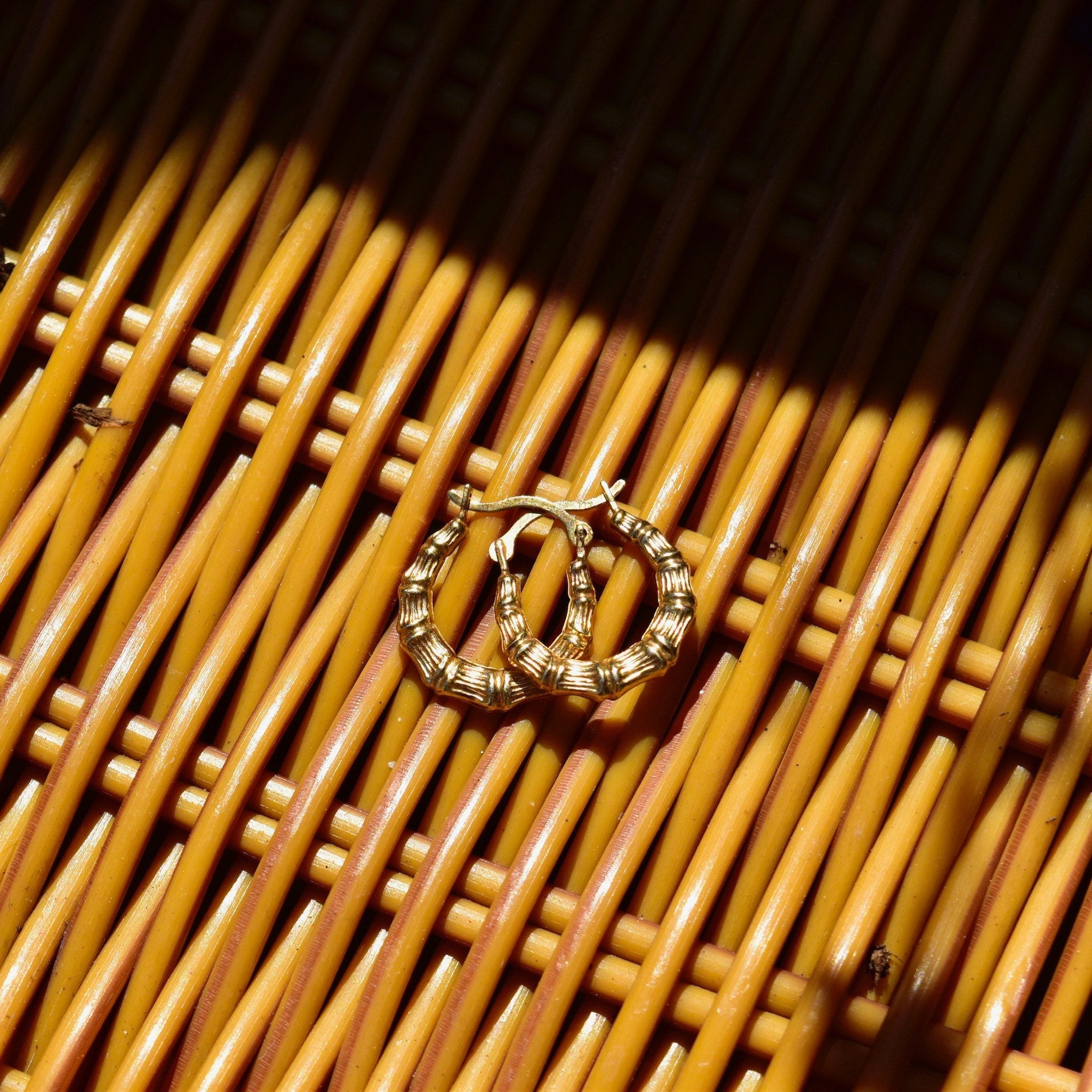Vintage 14K Gold Bamboo Mini Hoop Earrings, XS Textured Gold Huggie Hoops, Cute 585 Accesories, 15mm