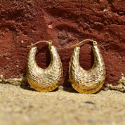Vintage 14K Gold Hammered Oval Hoop Earrings, Textured Yellow Gold Hoops, Graduated Puffed Oval Hoops, 1 1/4"