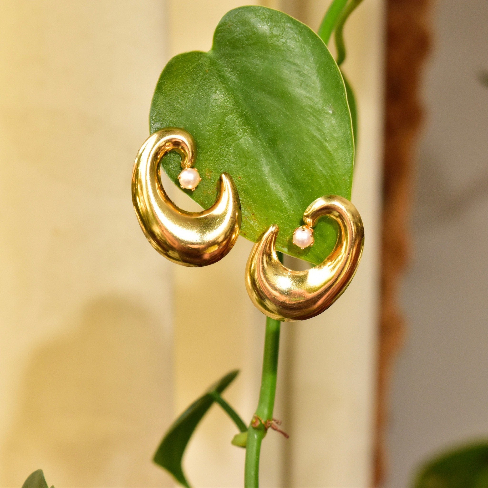 Vintage 14K Gold Swirl Pearl Stud Dangle Earrings, Mid-Century Modern, Elegant 585 Earrings, 1 1/8" L