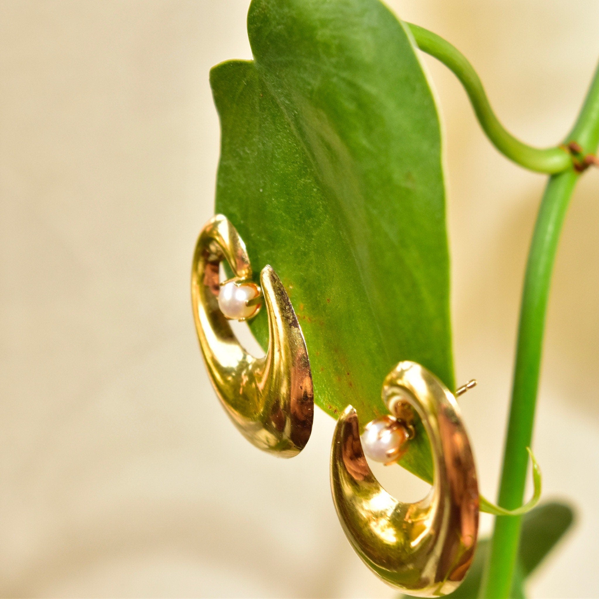 Vintage 14K Gold Swirl Pearl Stud Dangle Earrings, Mid-Century Modern, Elegant 585 Earrings, 1 1/8" L