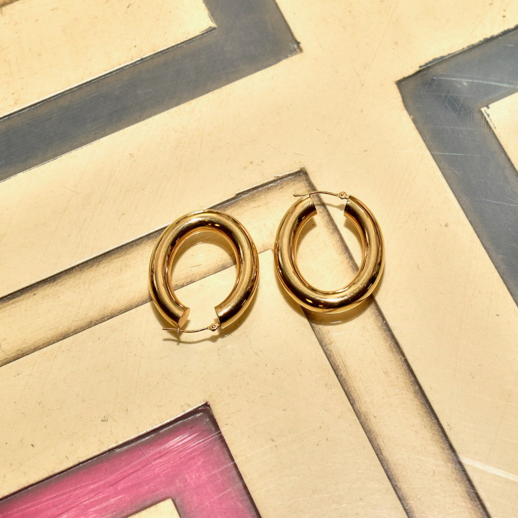 Vintage 14K Gold Oval Hoop Earrings, Polished Gold Tube Hoops, Lightweight, 585 Statement Earrings, 35mm