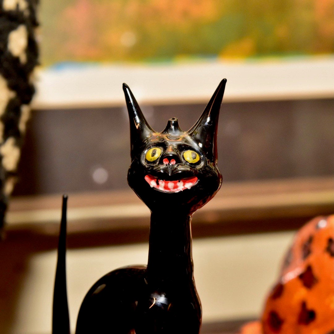 Vintage Black Glass Cat Figurine, Flame-Worked Cat Sculpture, Pulled Glass Figurine, Eccentric Home Decor, Eclectic Cat Figurine, 5.125"