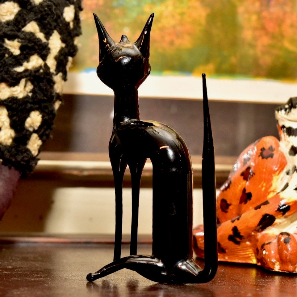Vintage Black Glass Cat Figurine, Flame-Worked Cat Sculpture, Pulled Glass Figurine, Eccentric Home Decor, Eclectic Cat Figurine, 5.125"