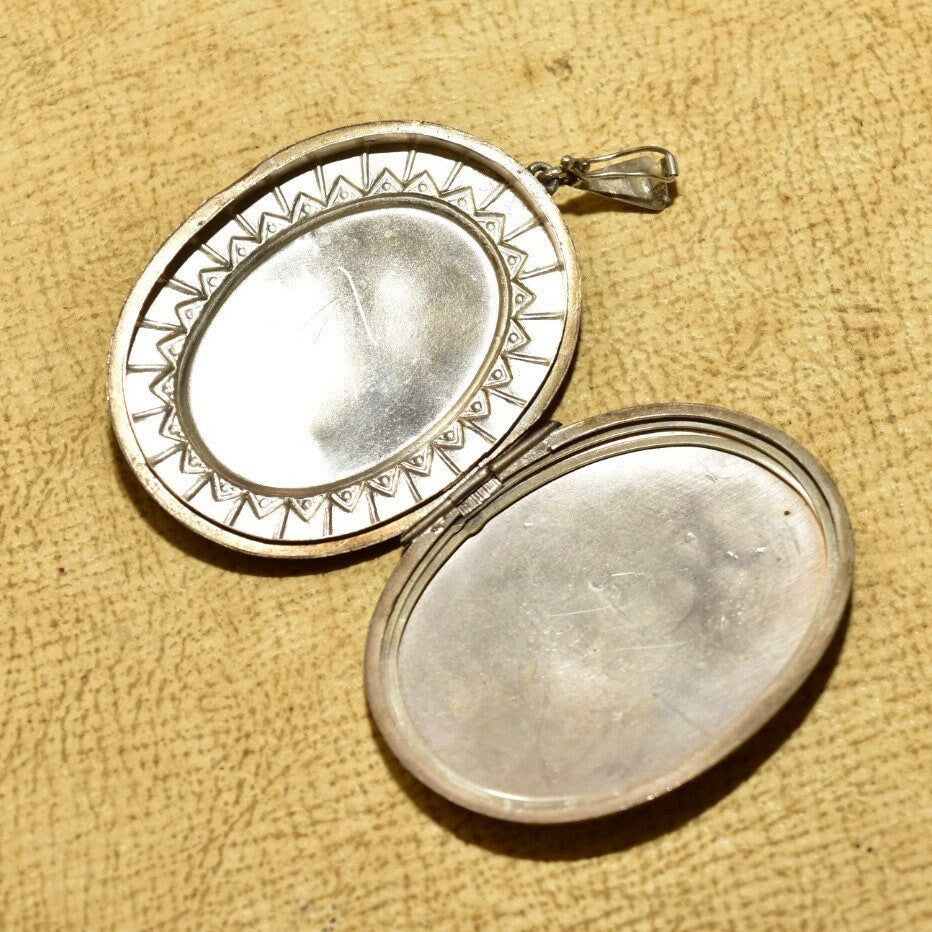 Vintage 1977 English Hallmarked Engraved Sterling Silver Locket Pendant, Joseph Smith and Sons, Art Nouveau Revival, 2 7/8" L